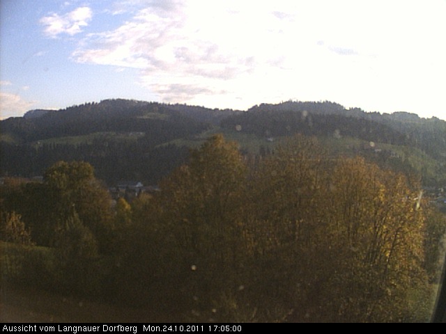 Webcam-Bild: Aussicht vom Dorfberg in Langnau 20111024-170500