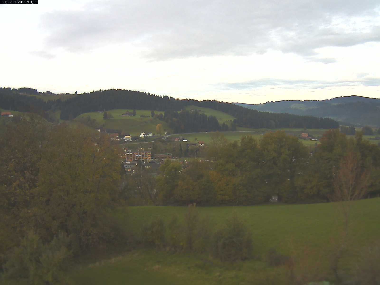 Webcam-Bild: Aussicht vom Dorfberg in Langnau 20111026-080600