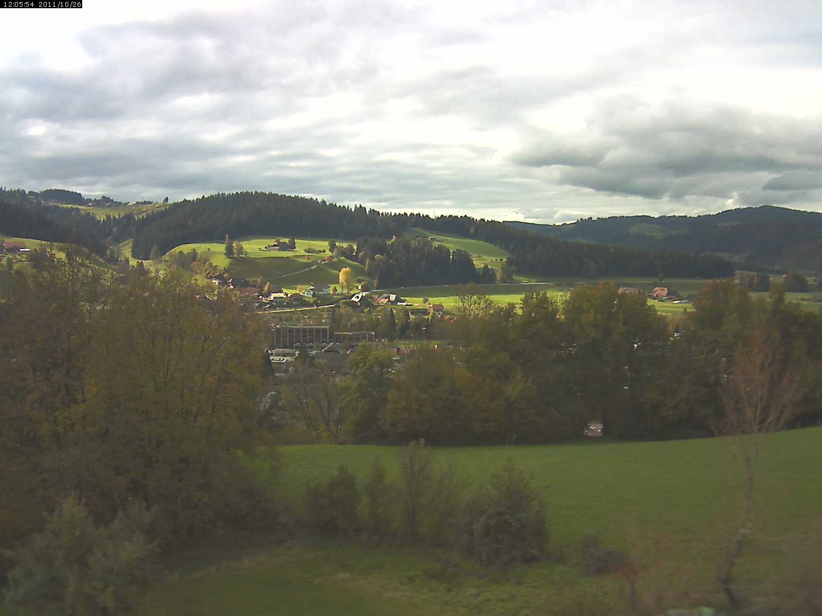 Webcam-Bild: Aussicht vom Dorfberg in Langnau 20111026-120600