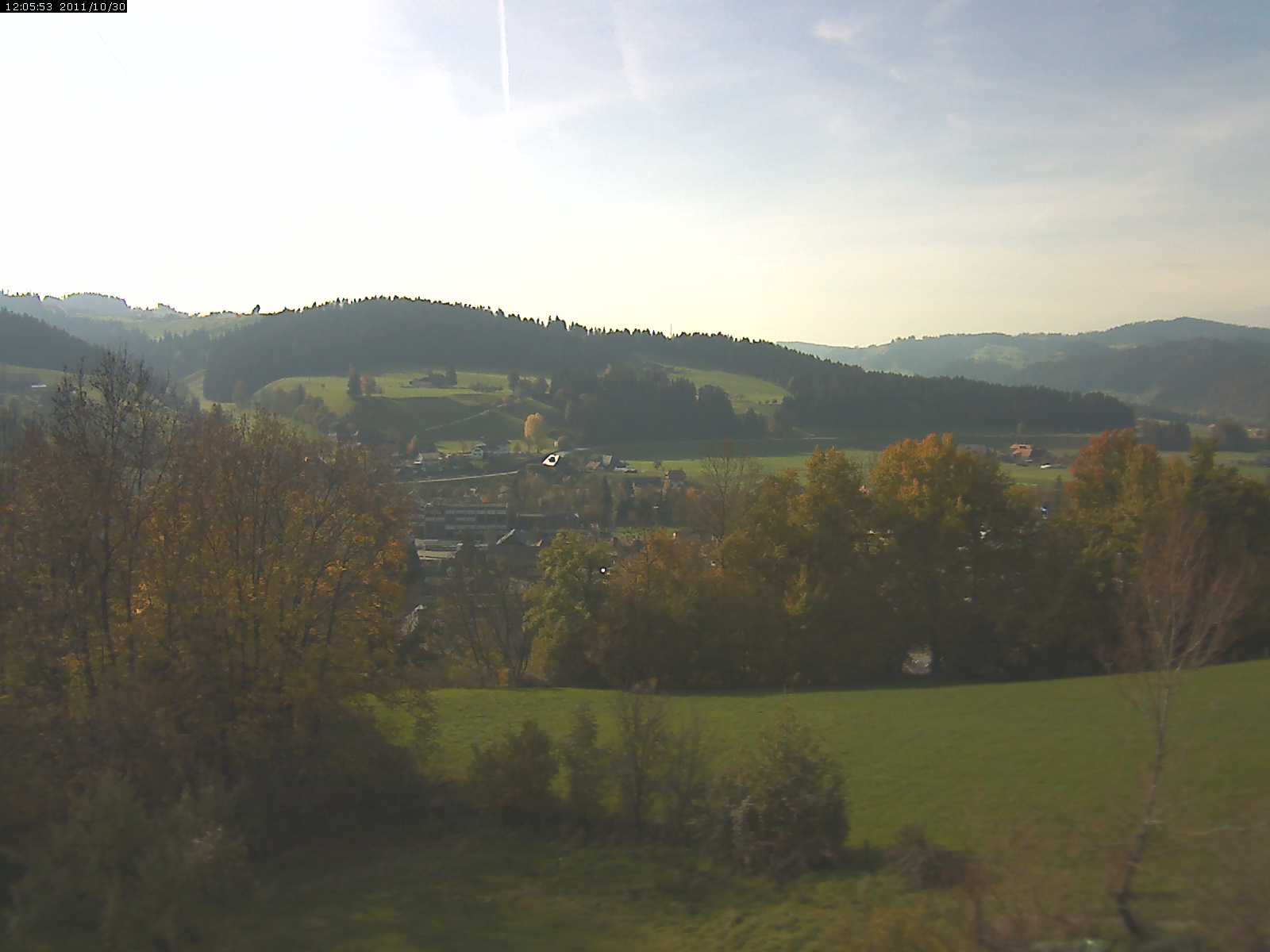 Webcam-Bild: Aussicht vom Dorfberg in Langnau 20111030-120600