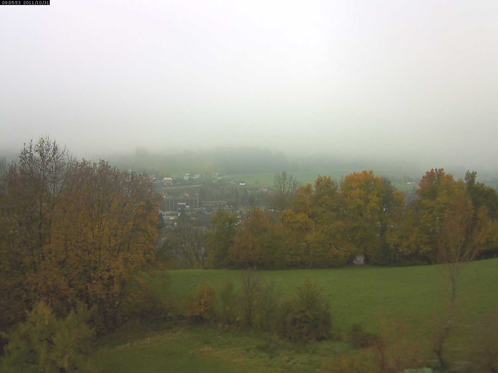 Webcam-Bild: Aussicht vom Dorfberg in Langnau 20111031-090600