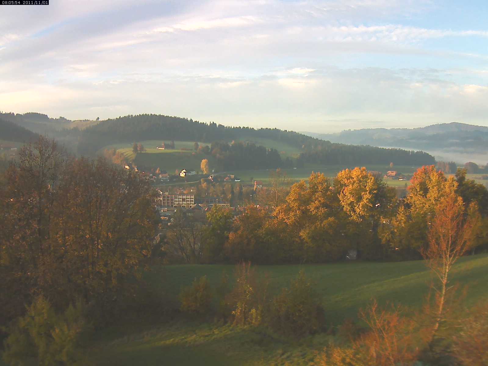 Webcam-Bild: Aussicht vom Dorfberg in Langnau 20111101-080600