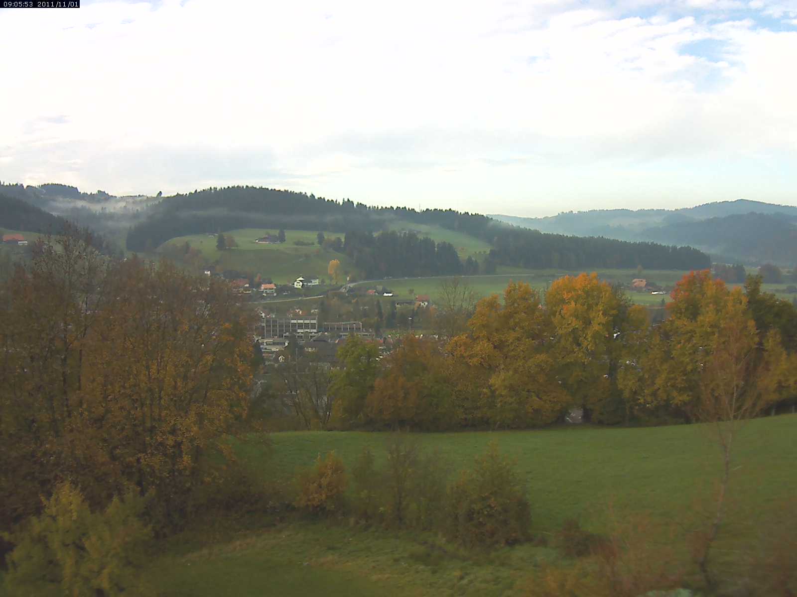 Webcam-Bild: Aussicht vom Dorfberg in Langnau 20111101-090600