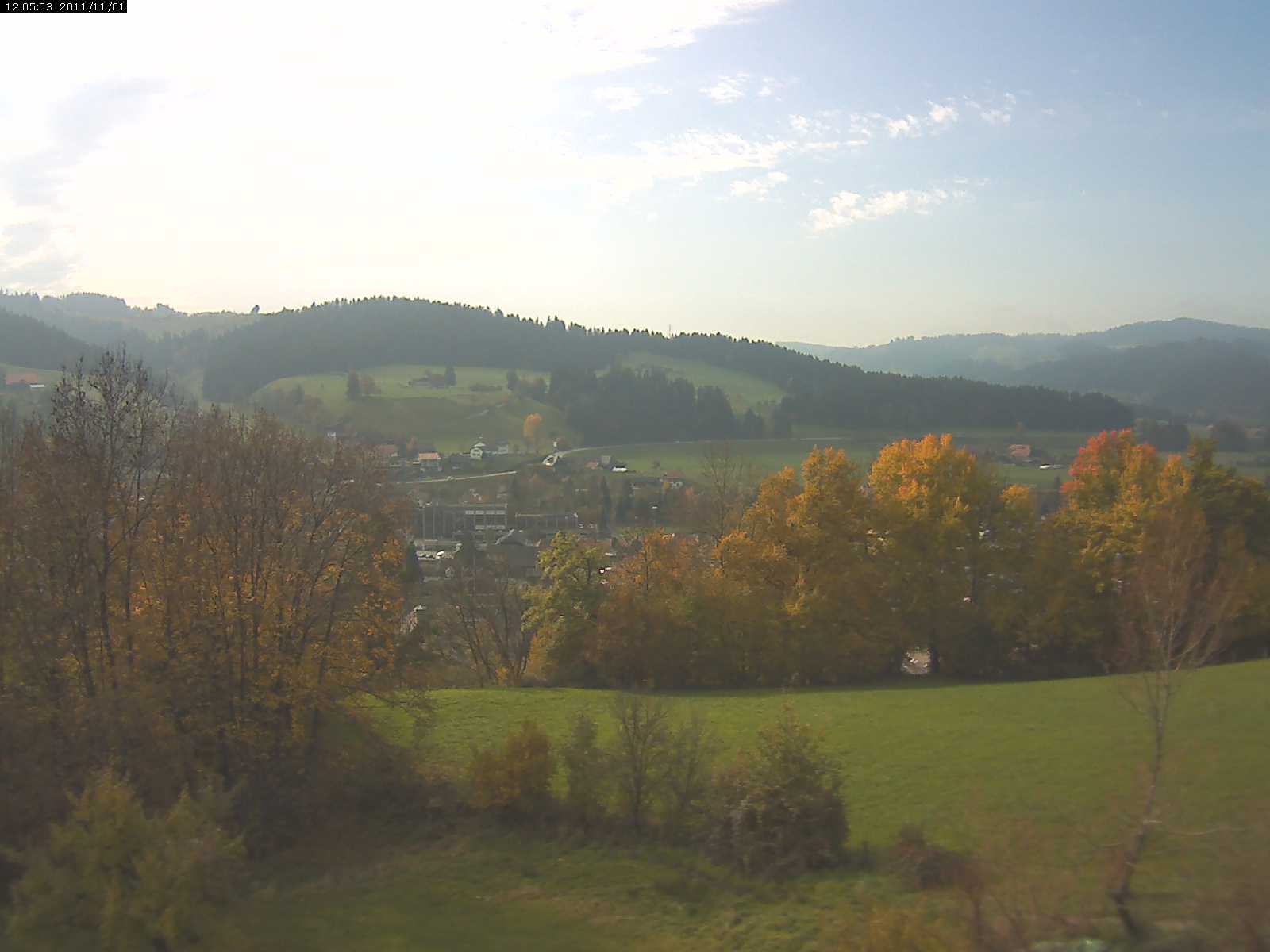 Webcam-Bild: Aussicht vom Dorfberg in Langnau 20111101-120600