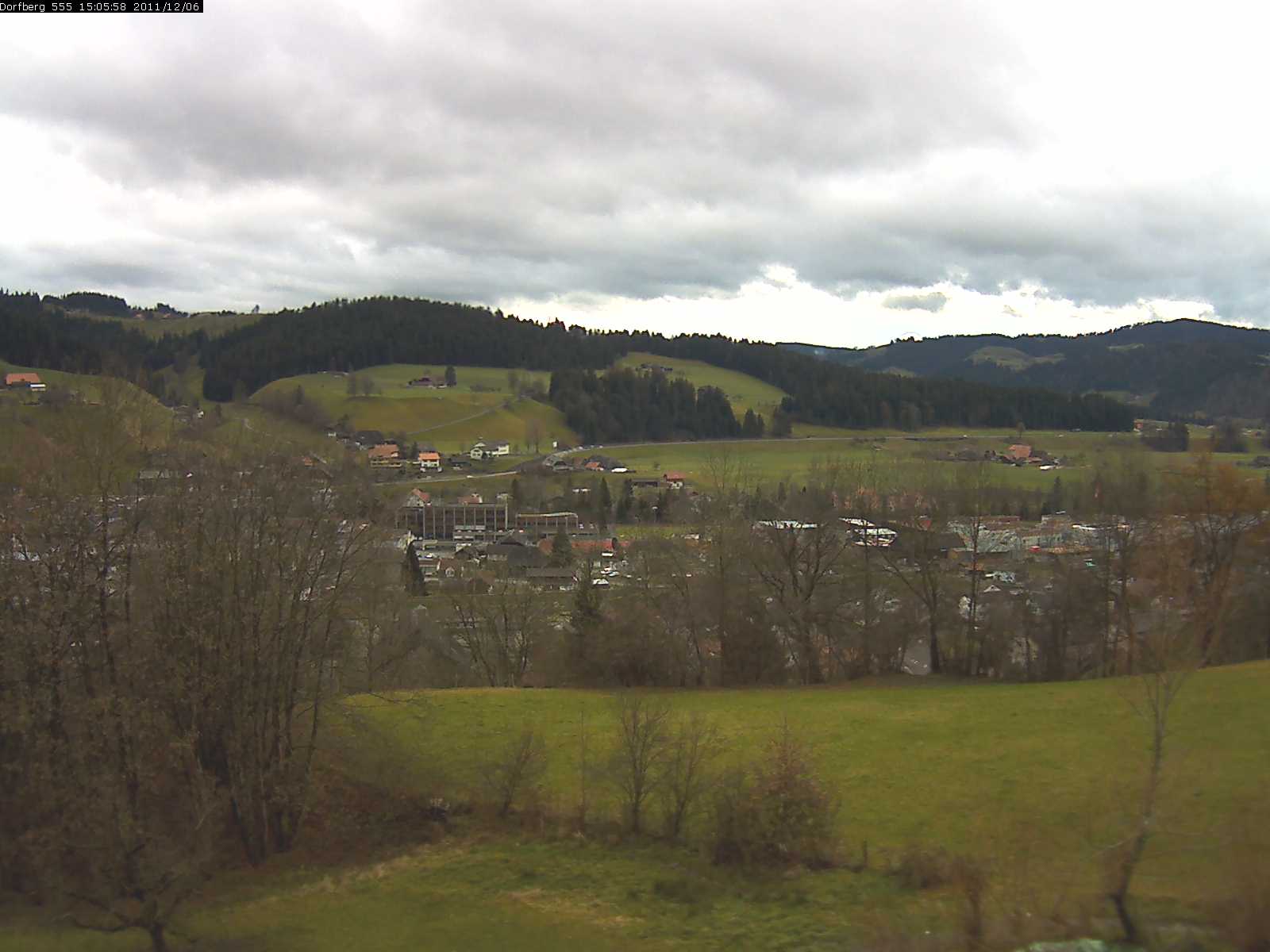 Webcam-Bild: Aussicht vom Dorfberg in Langnau 20111206-150600