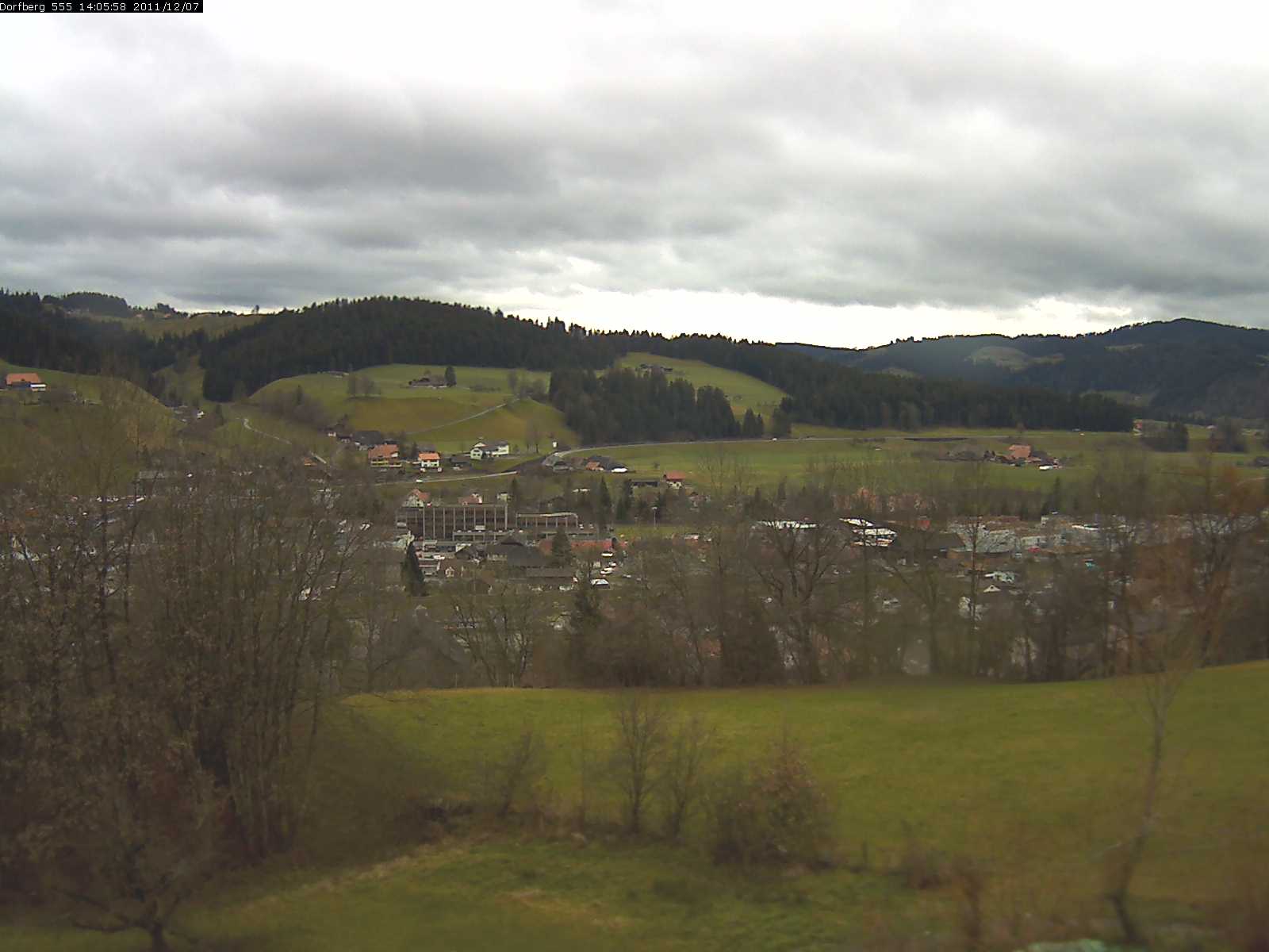 Webcam-Bild: Aussicht vom Dorfberg in Langnau 20111207-140600