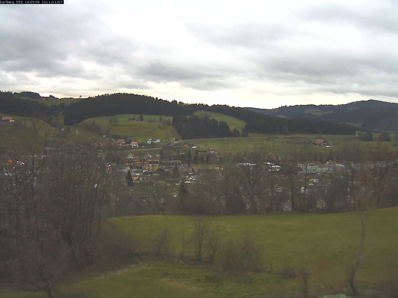 Webcam-Bild: Aussicht vom Dorfberg in Langnau 20111207-160600