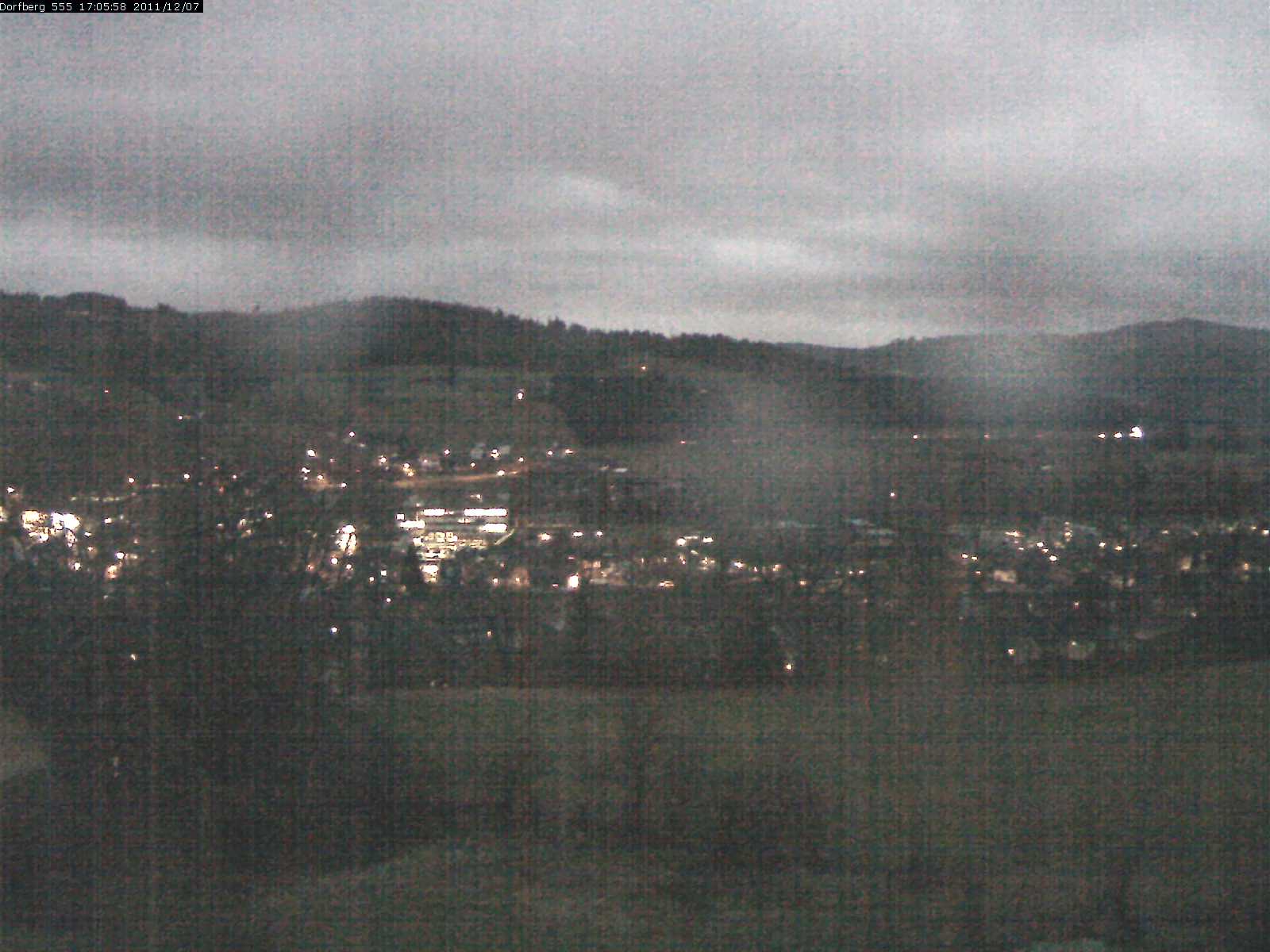 Webcam-Bild: Aussicht vom Dorfberg in Langnau 20111207-170600