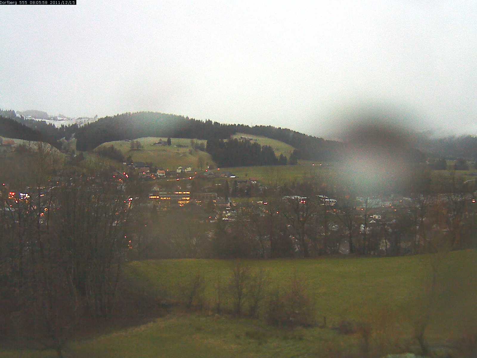 Webcam-Bild: Aussicht vom Dorfberg in Langnau 20111215-080600
