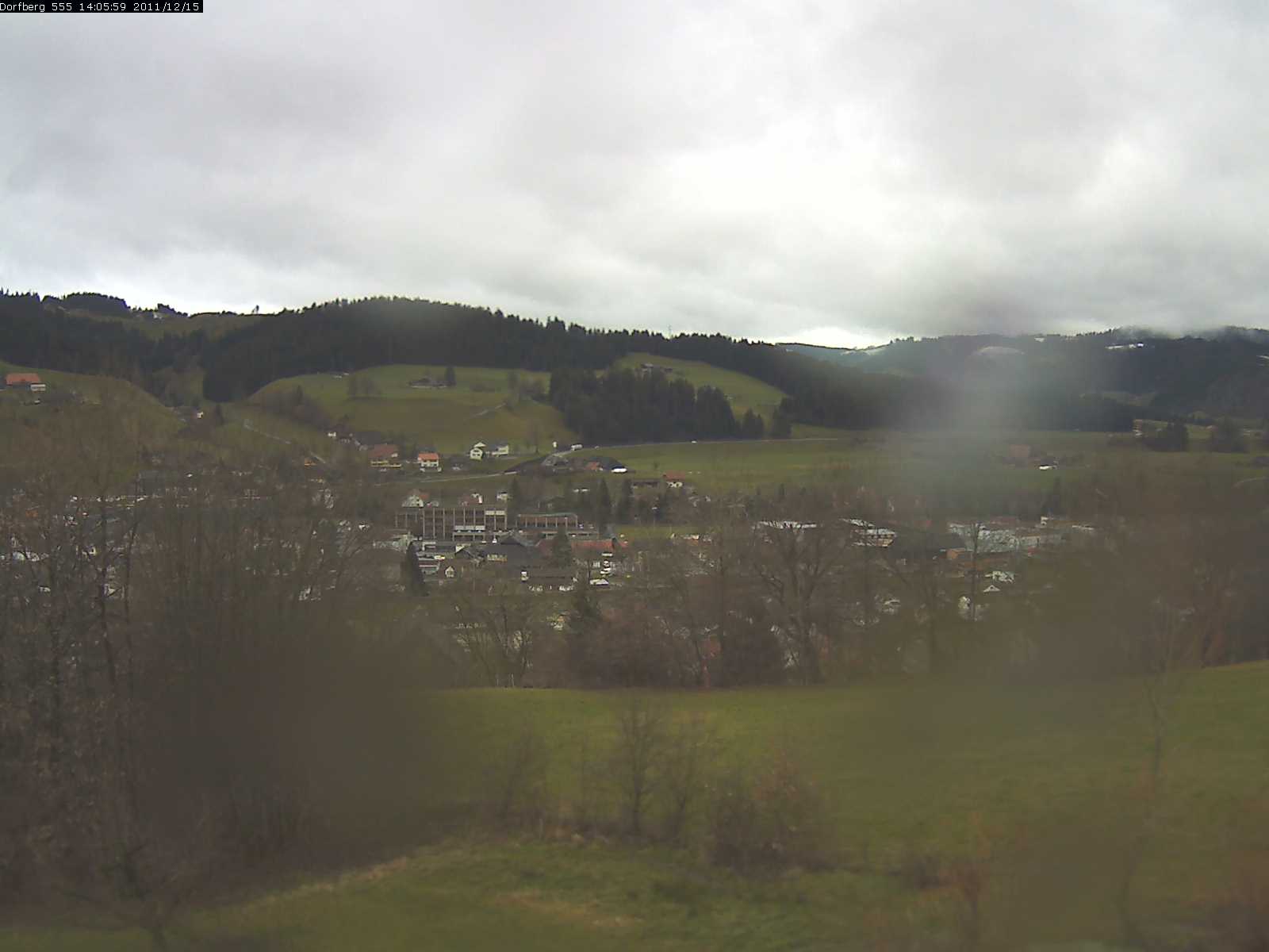 Webcam-Bild: Aussicht vom Dorfberg in Langnau 20111215-140600