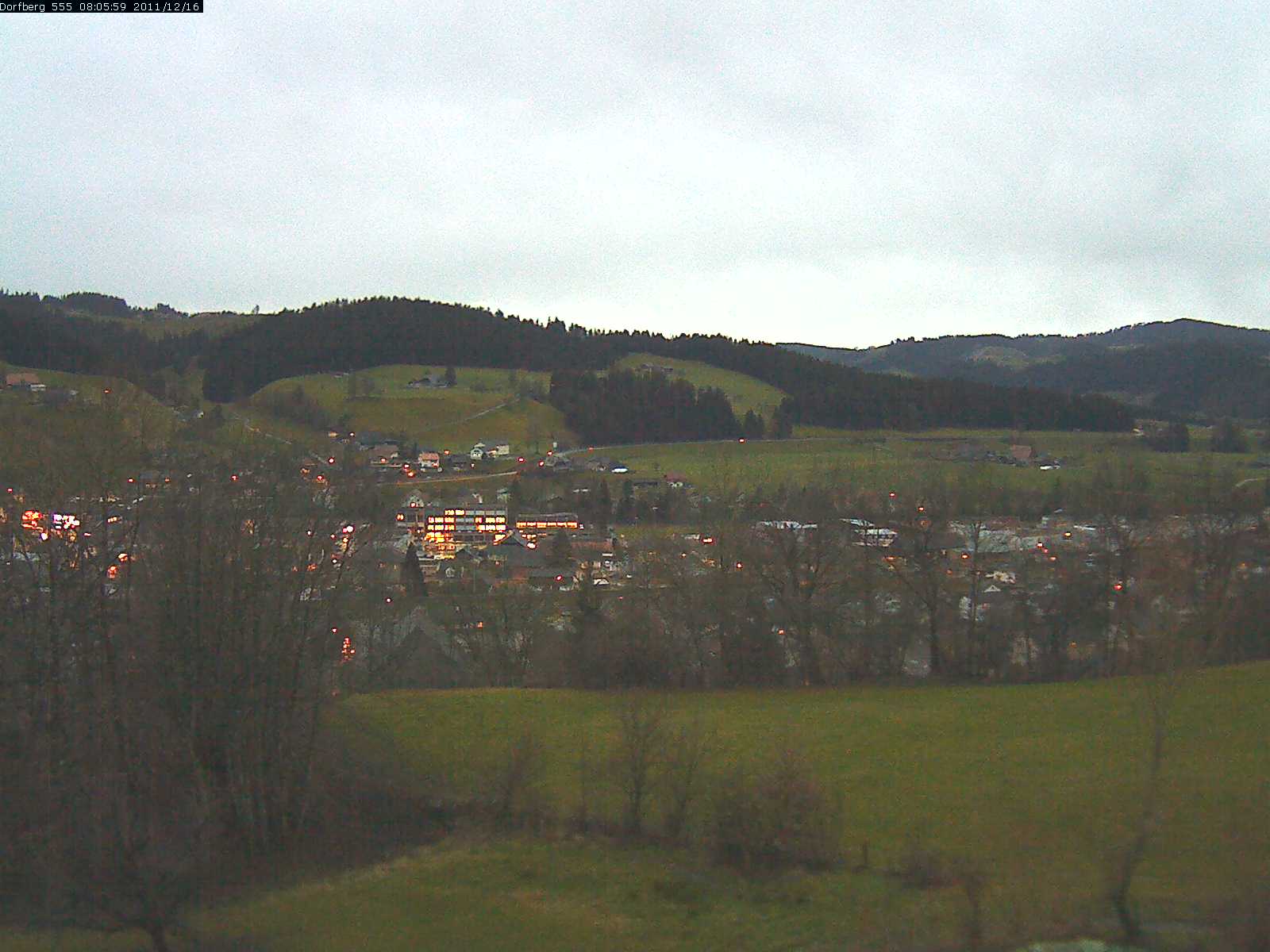 Webcam-Bild: Aussicht vom Dorfberg in Langnau 20111216-080600