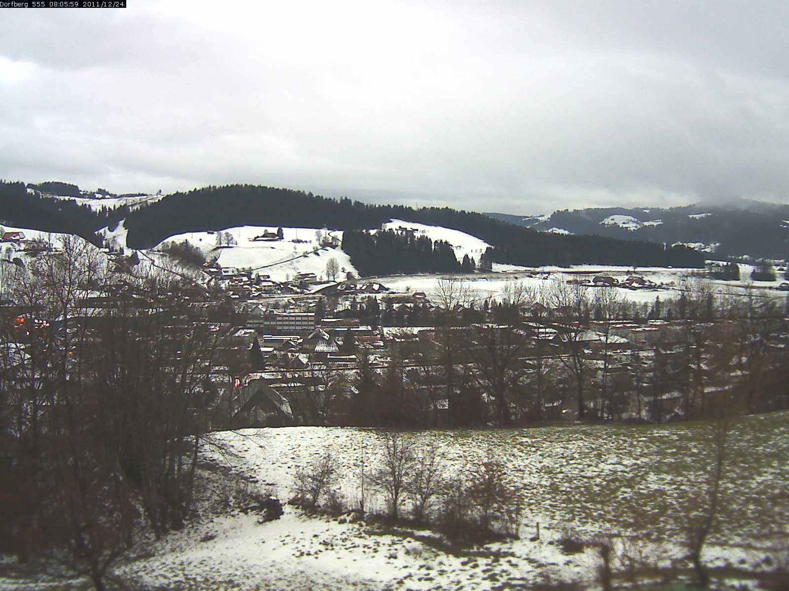 Webcam-Bild: Aussicht vom Dorfberg in Langnau 20111224-080600