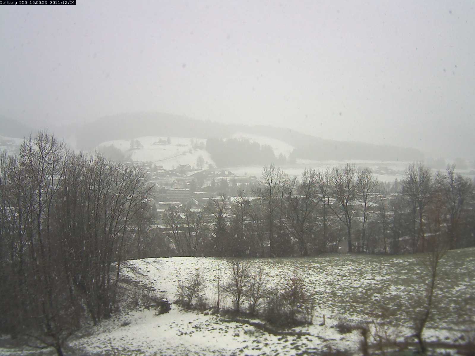 Webcam-Bild: Aussicht vom Dorfberg in Langnau 20111224-150600