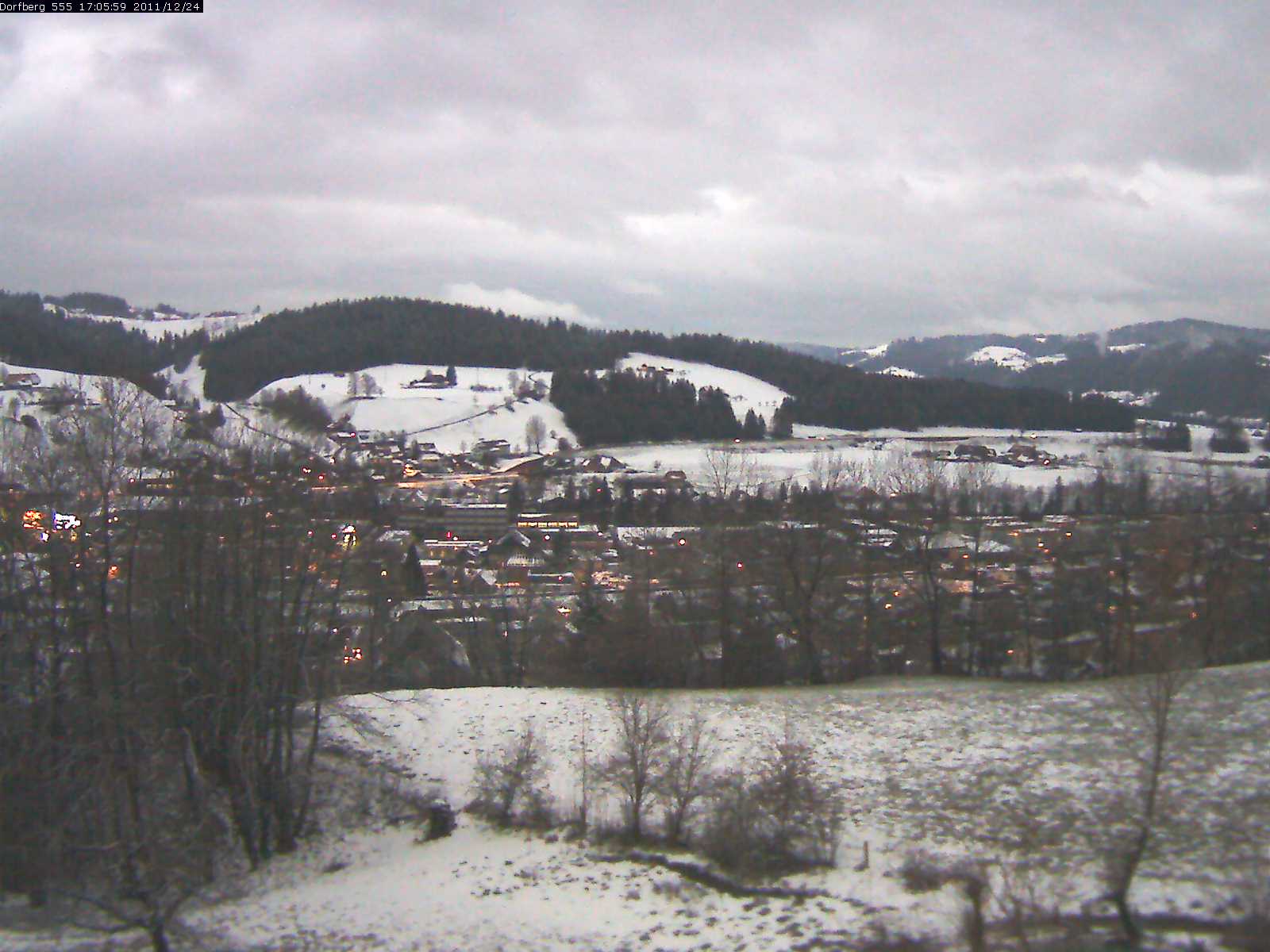 Webcam-Bild: Aussicht vom Dorfberg in Langnau 20111224-170600