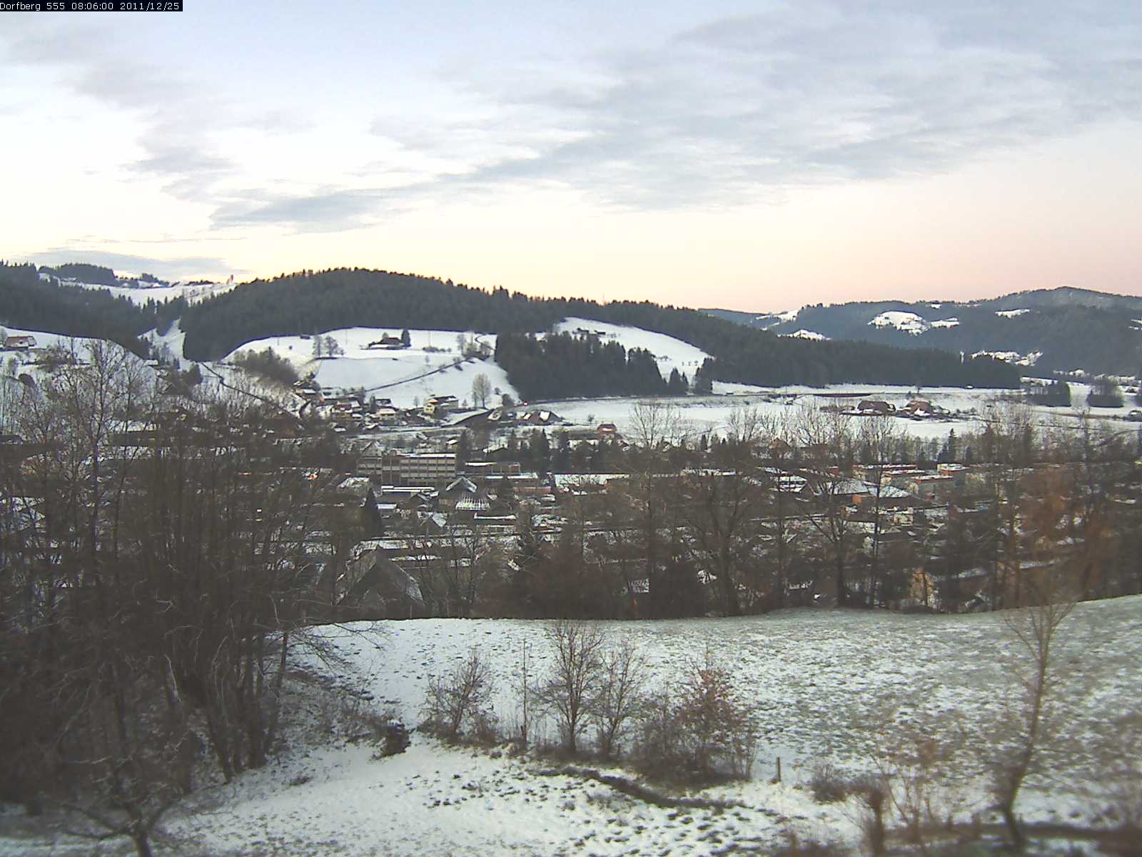 Webcam-Bild: Aussicht vom Dorfberg in Langnau 20111225-080600