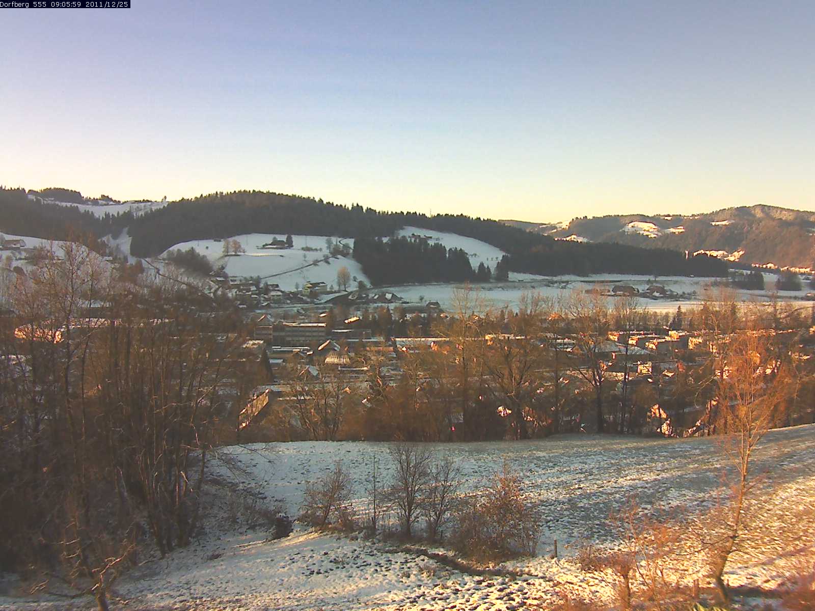 Webcam-Bild: Aussicht vom Dorfberg in Langnau 20111225-090600