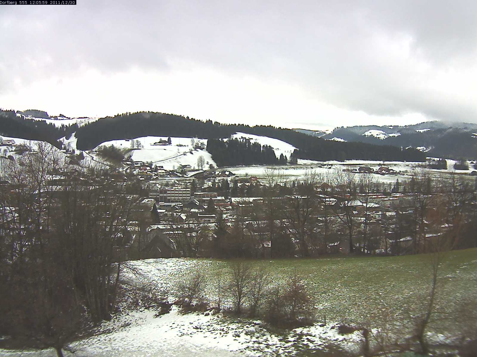 Webcam-Bild: Aussicht vom Dorfberg in Langnau 20111230-120600