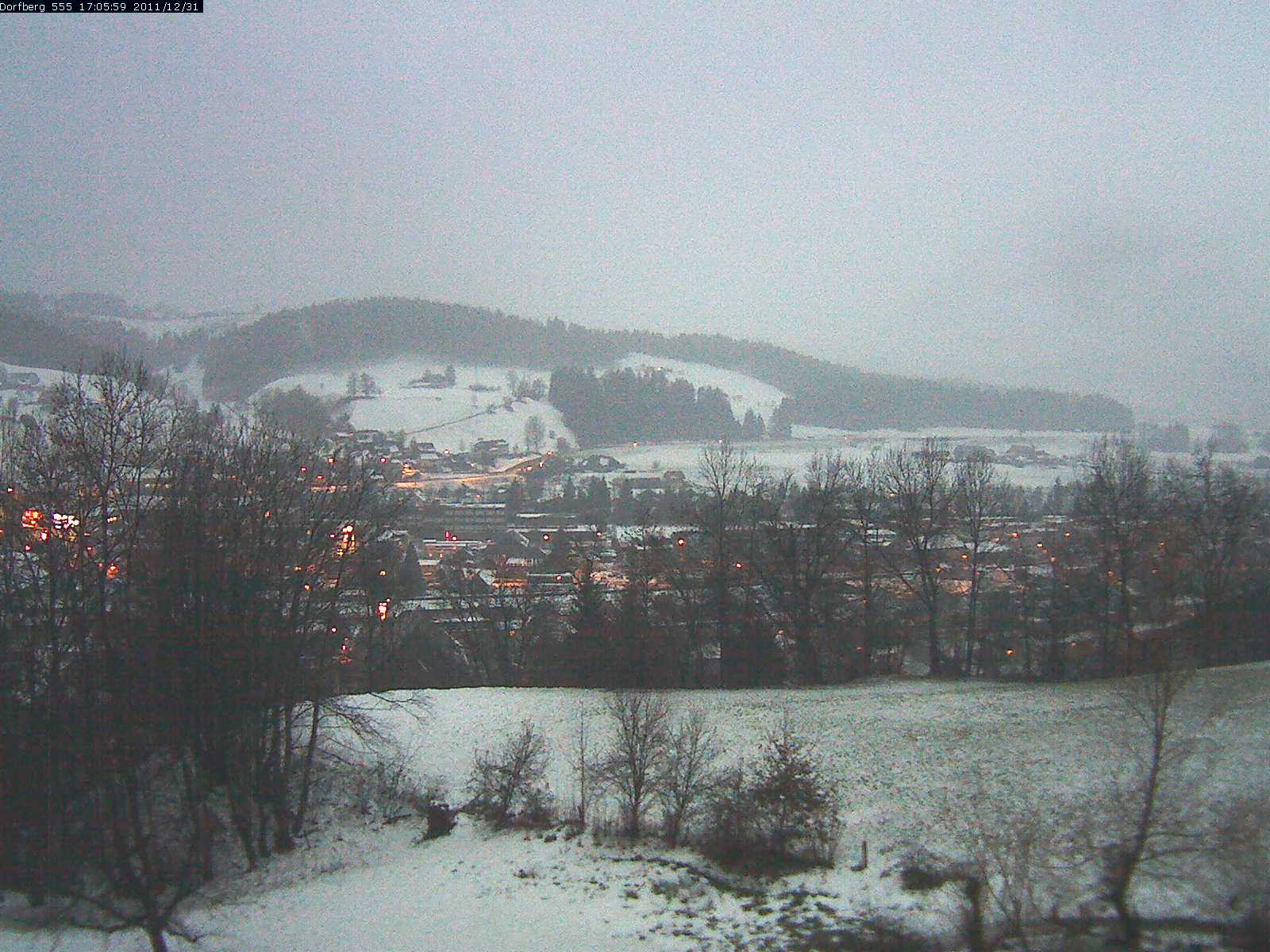 Webcam-Bild: Aussicht vom Dorfberg in Langnau 20111231-170600