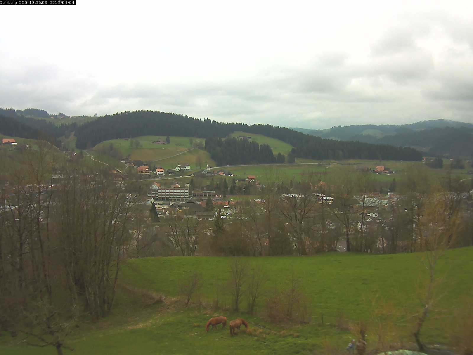 Webcam-Bild: Aussicht vom Dorfberg in Langnau 20120404-180600