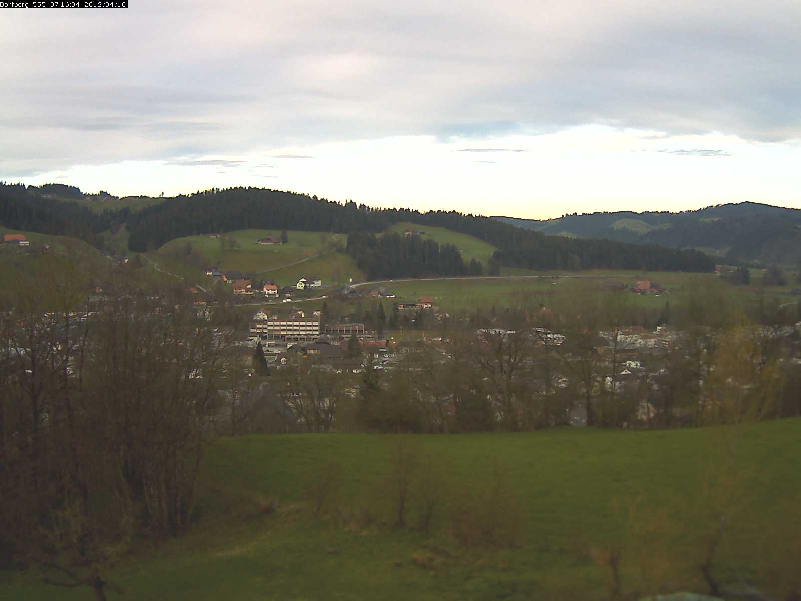 Webcam-Bild: Aussicht vom Dorfberg in Langnau 20120410-071600
