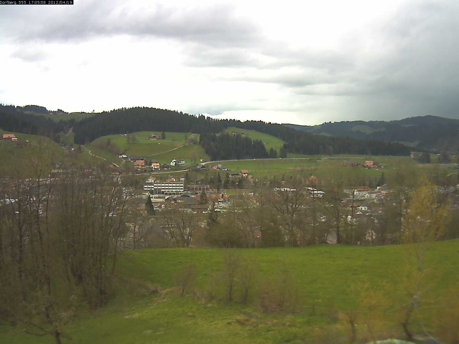 Webcam-Bild: Aussicht vom Dorfberg in Langnau 20120419-170600