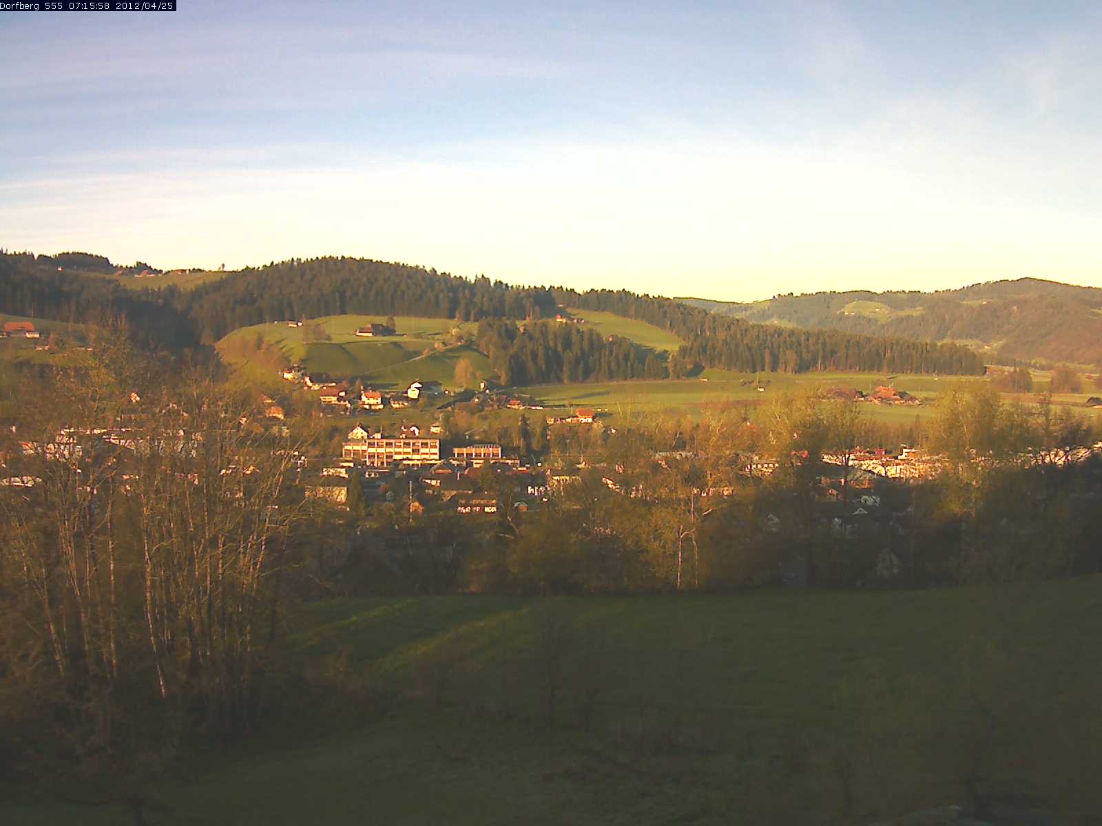 Webcam-Bild: Aussicht vom Dorfberg in Langnau 20120425-071600