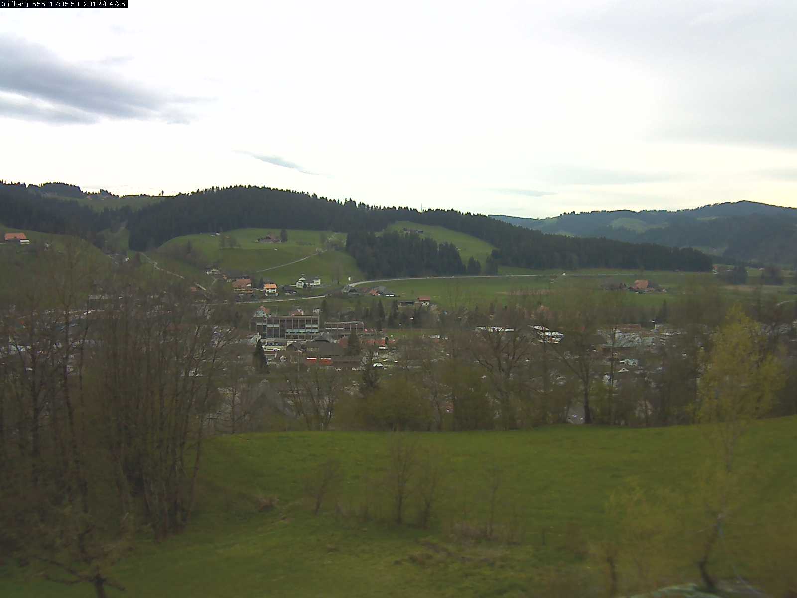 Webcam-Bild: Aussicht vom Dorfberg in Langnau 20120425-170600