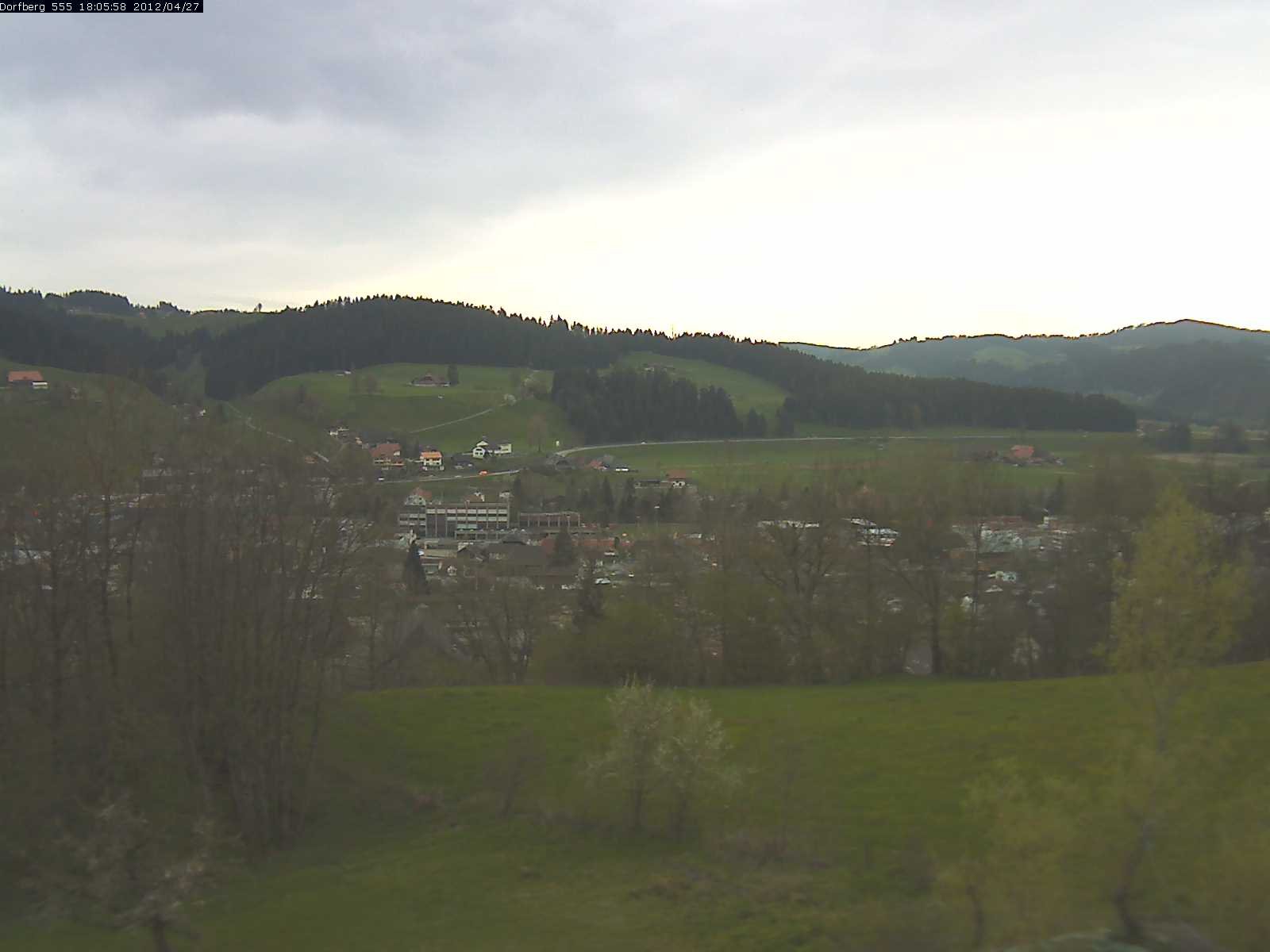 Webcam-Bild: Aussicht vom Dorfberg in Langnau 20120427-180600