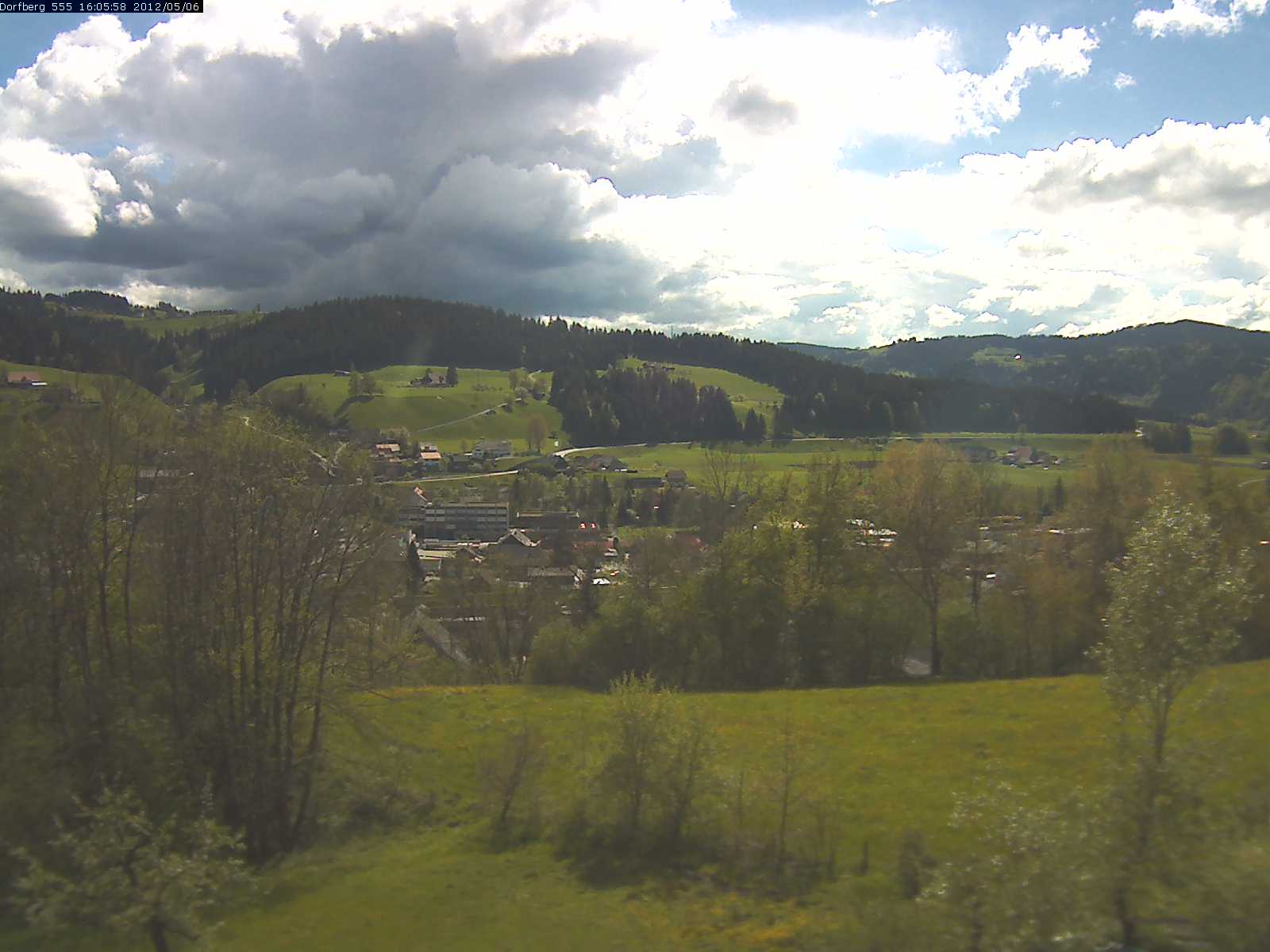 Webcam-Bild: Aussicht vom Dorfberg in Langnau 20120506-160600