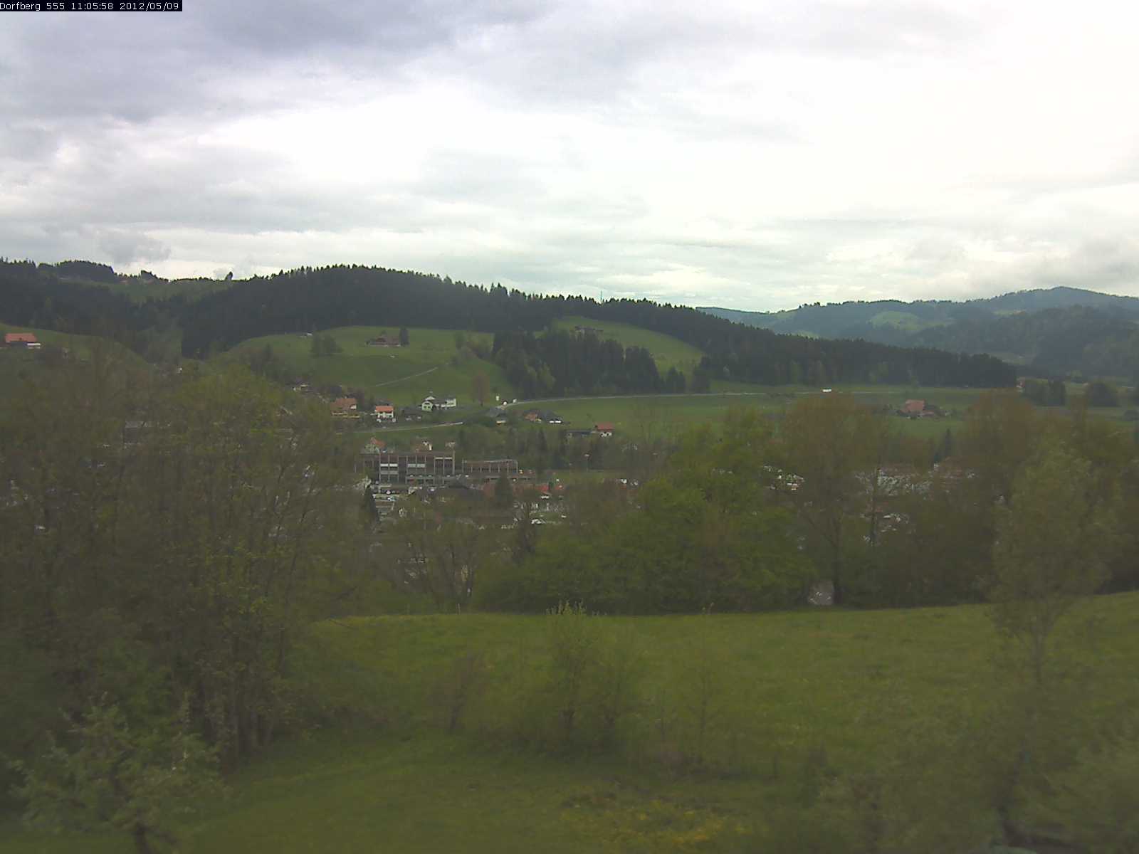 Webcam-Bild: Aussicht vom Dorfberg in Langnau 20120509-110600