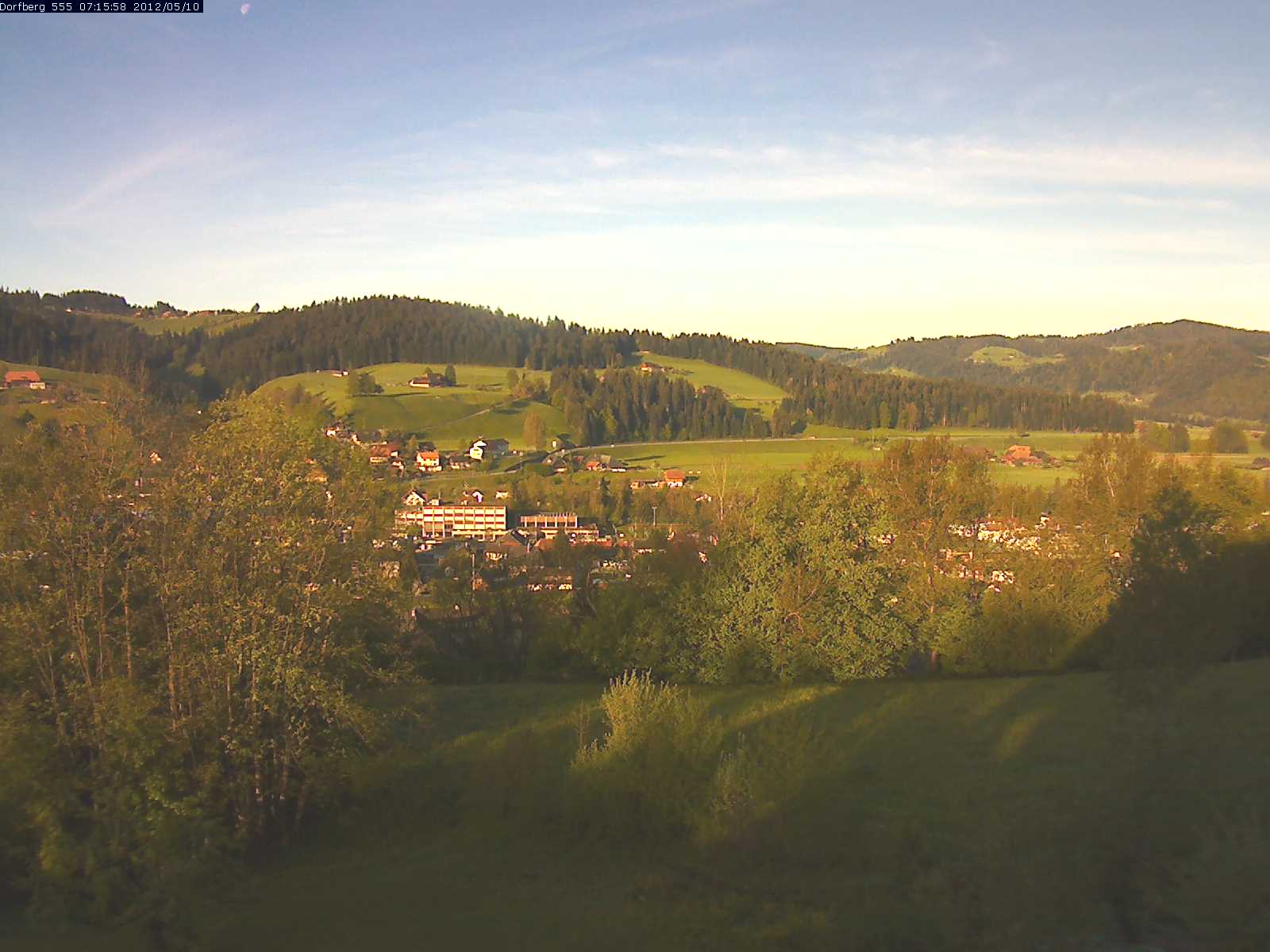 Webcam-Bild: Aussicht vom Dorfberg in Langnau 20120510-071600