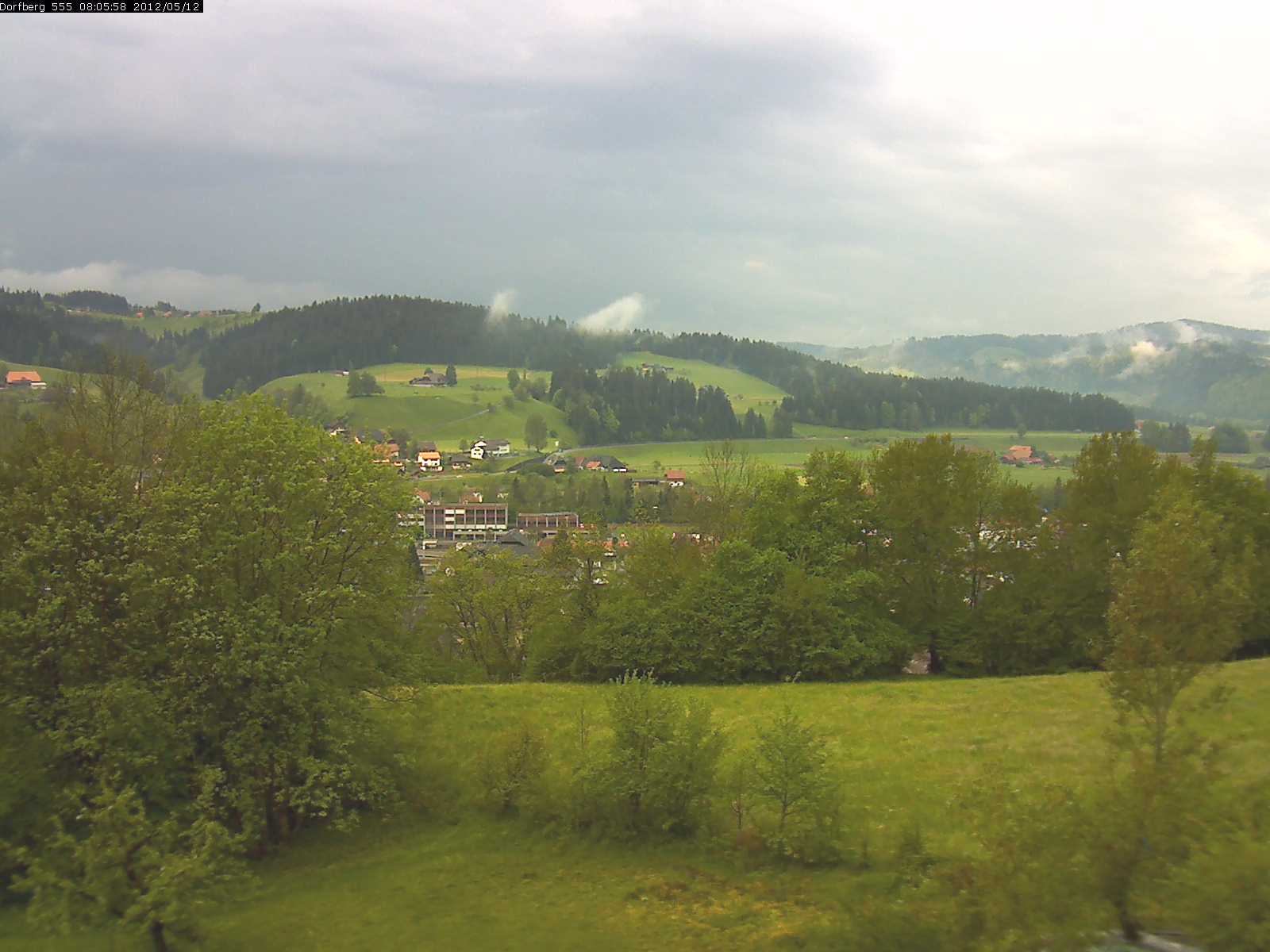 Webcam-Bild: Aussicht vom Dorfberg in Langnau 20120512-080600