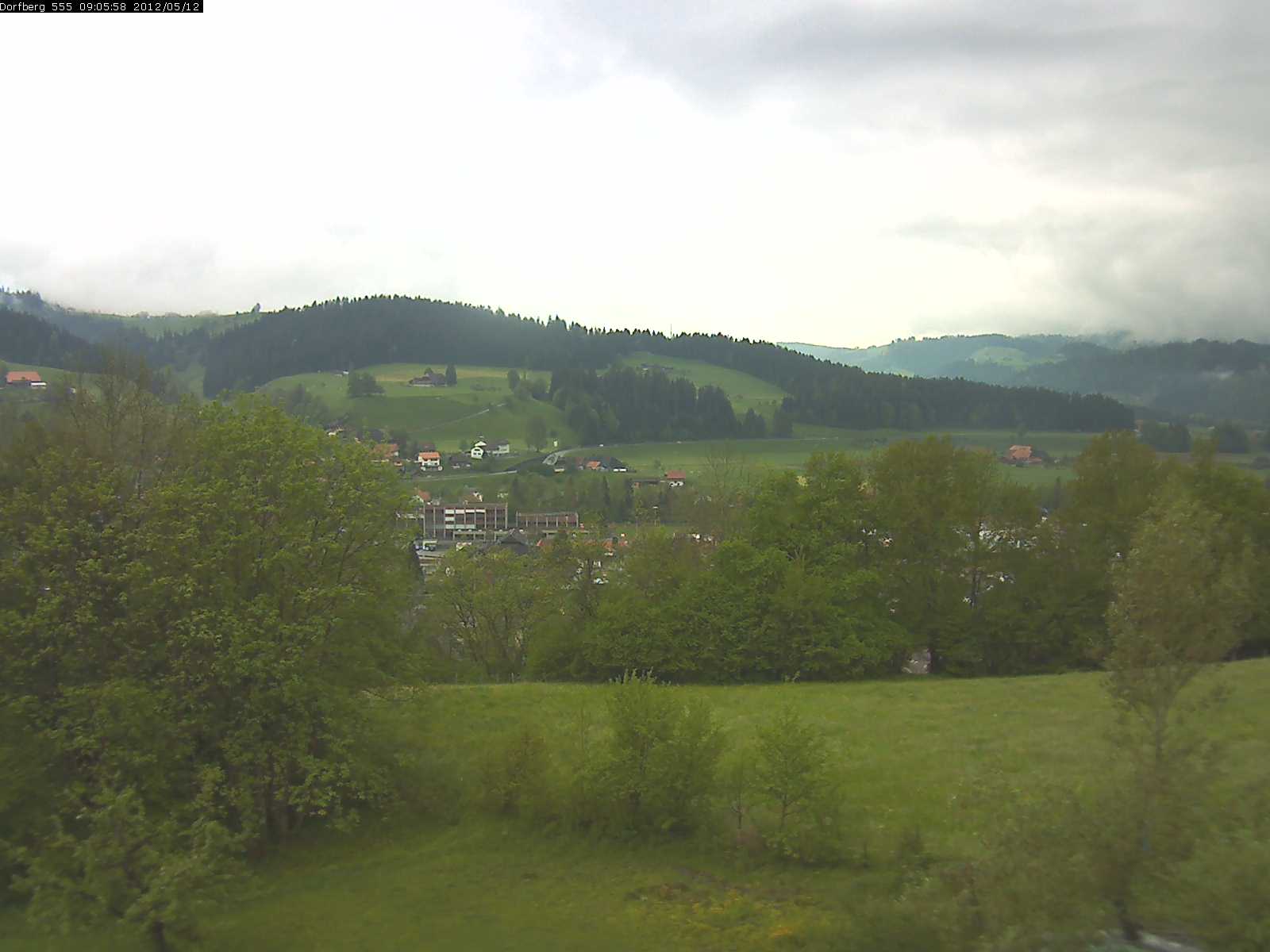 Webcam-Bild: Aussicht vom Dorfberg in Langnau 20120512-090600