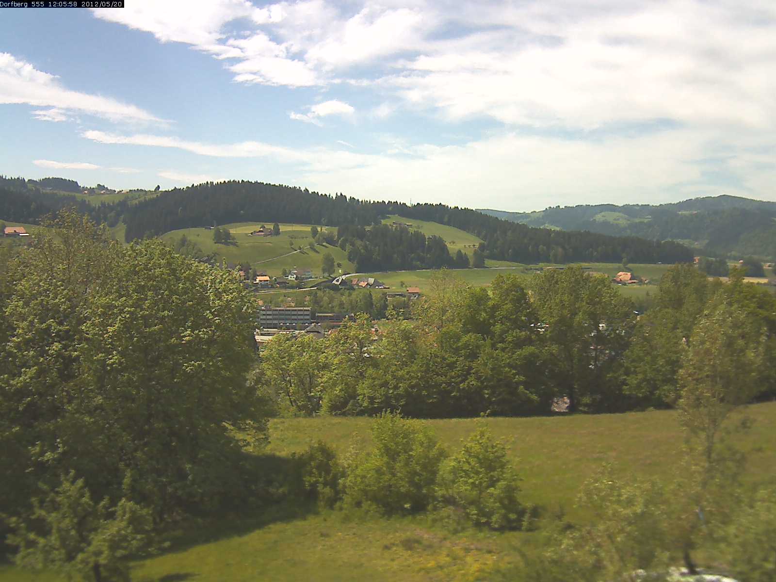 Webcam-Bild: Aussicht vom Dorfberg in Langnau 20120520-120600