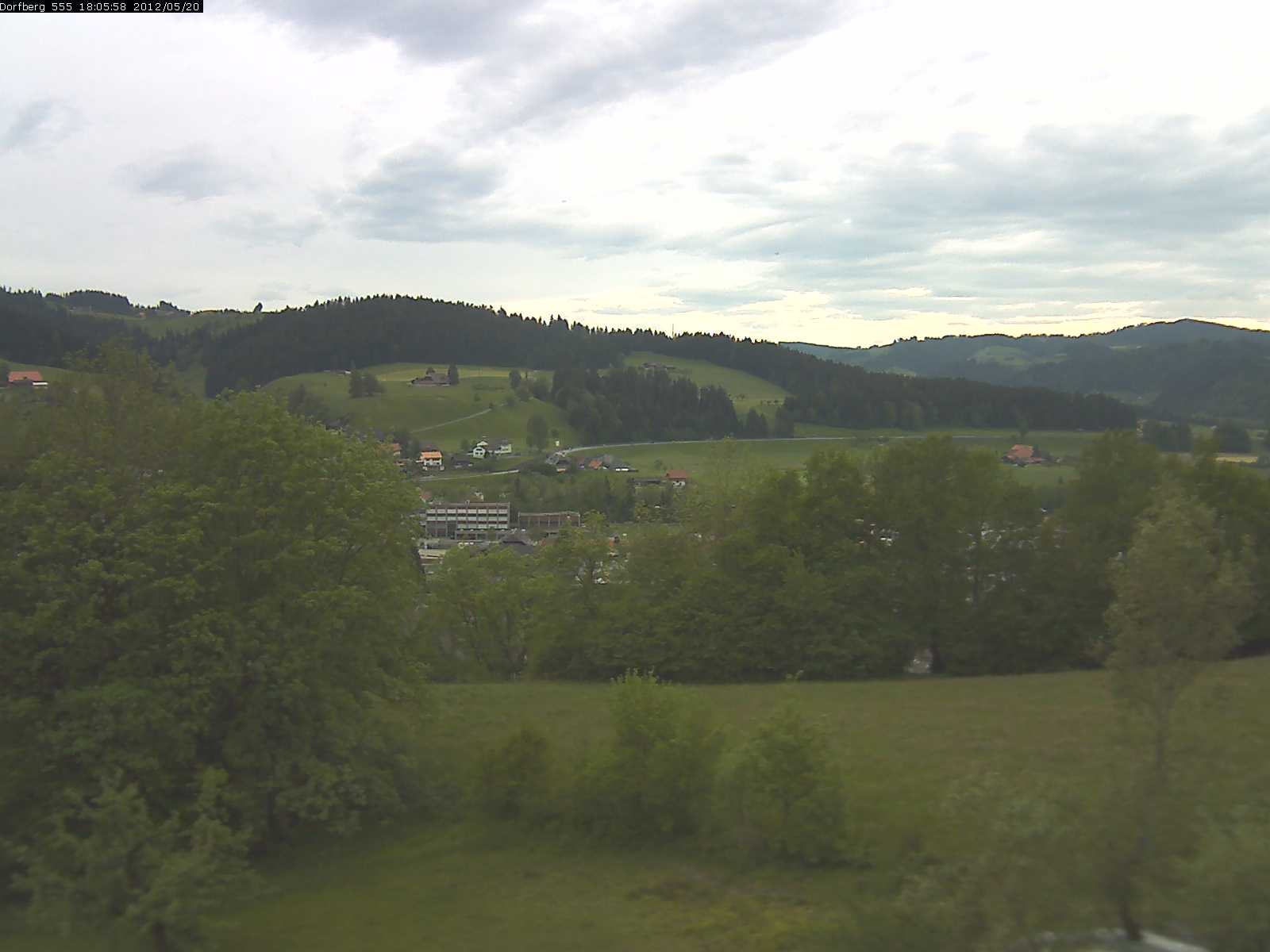 Webcam-Bild: Aussicht vom Dorfberg in Langnau 20120520-180600