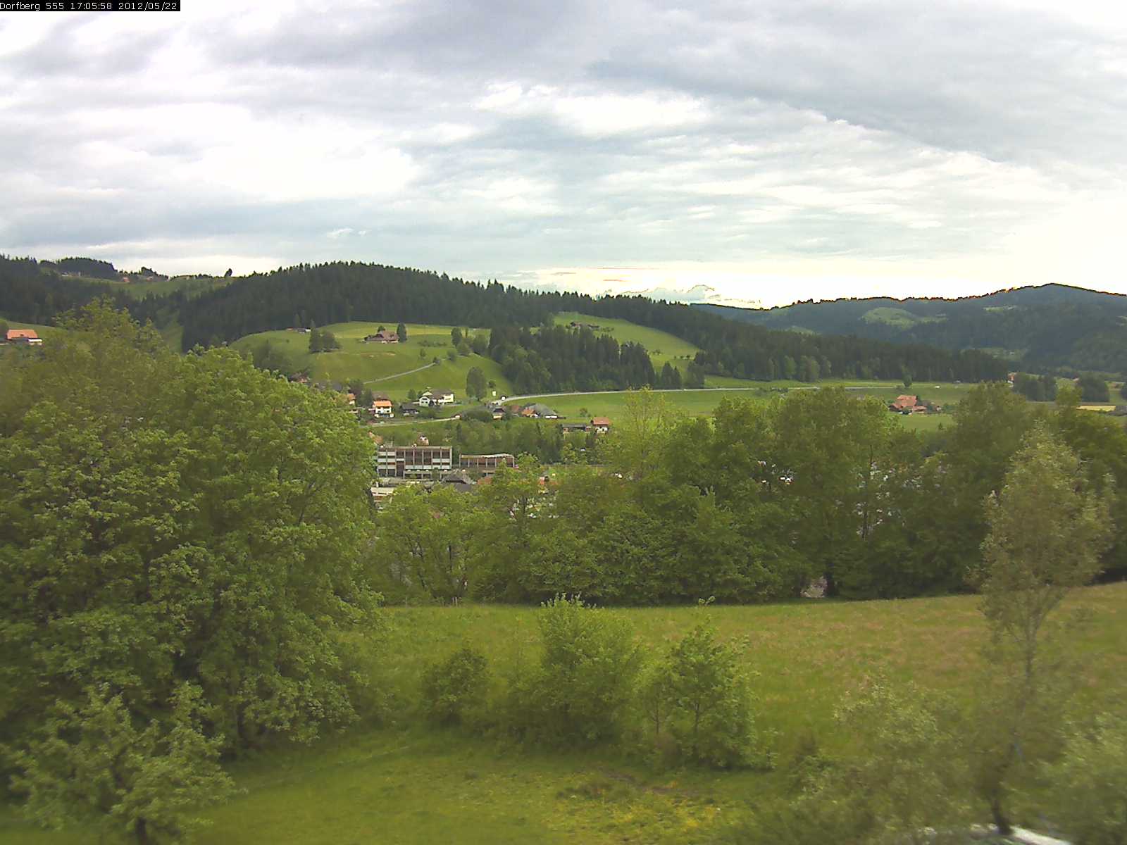 Webcam-Bild: Aussicht vom Dorfberg in Langnau 20120522-170600