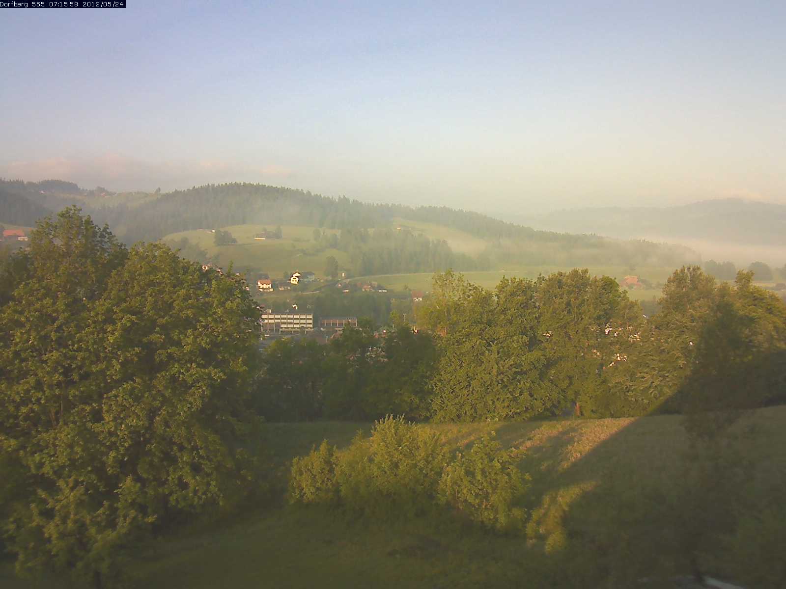 Webcam-Bild: Aussicht vom Dorfberg in Langnau 20120524-071600