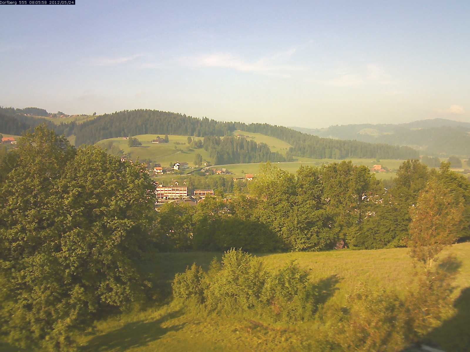 Webcam-Bild: Aussicht vom Dorfberg in Langnau 20120524-080600