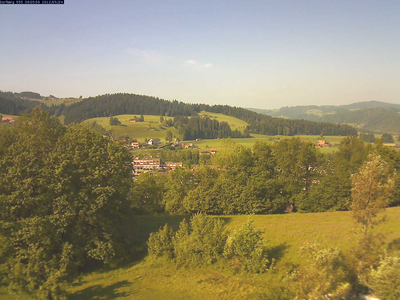 Webcam-Bild: Aussicht vom Dorfberg in Langnau 20120524-090600