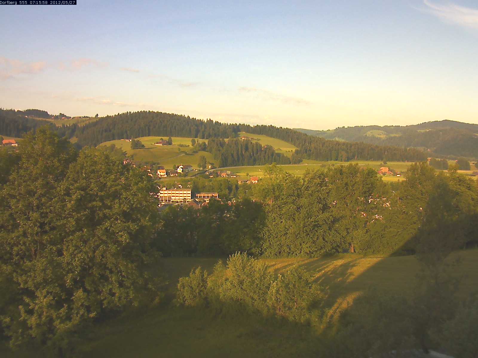Webcam-Bild: Aussicht vom Dorfberg in Langnau 20120527-071600
