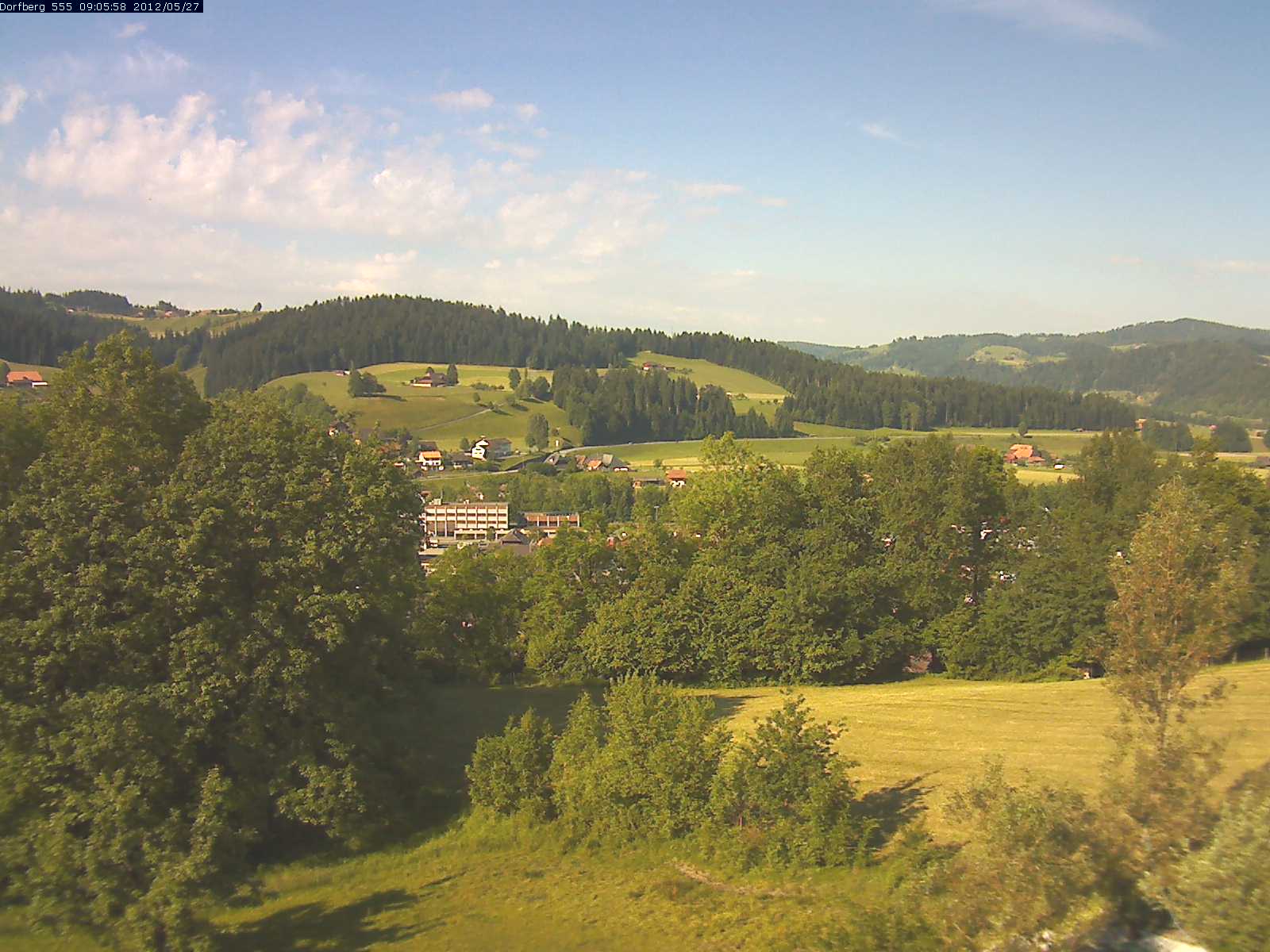 Webcam-Bild: Aussicht vom Dorfberg in Langnau 20120527-090600