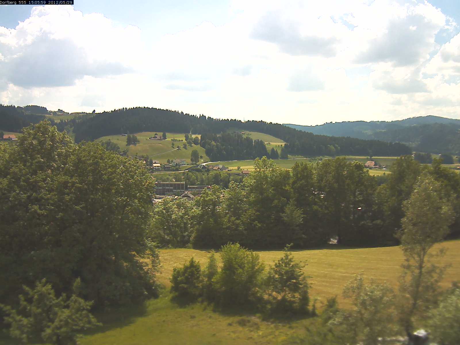 Webcam-Bild: Aussicht vom Dorfberg in Langnau 20120529-150600