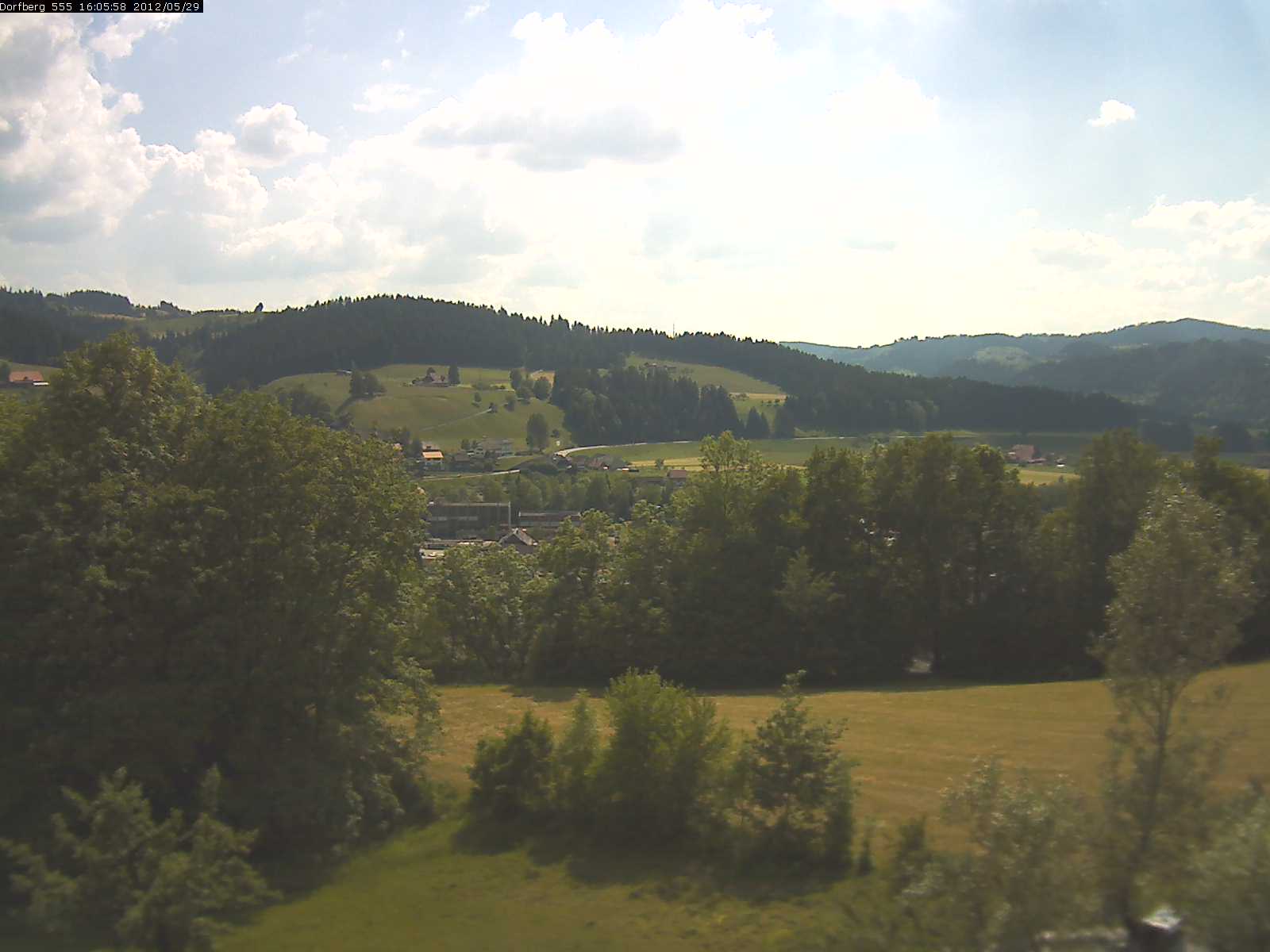 Webcam-Bild: Aussicht vom Dorfberg in Langnau 20120529-160600