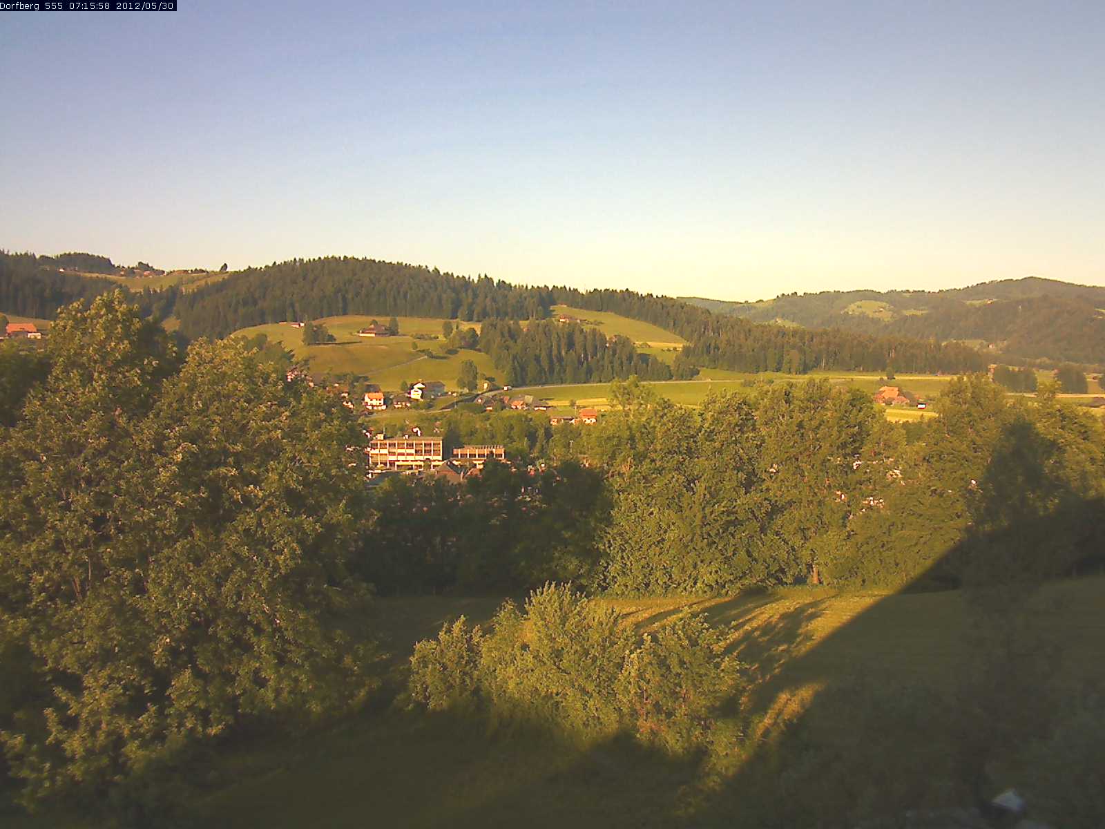 Webcam-Bild: Aussicht vom Dorfberg in Langnau 20120530-071600