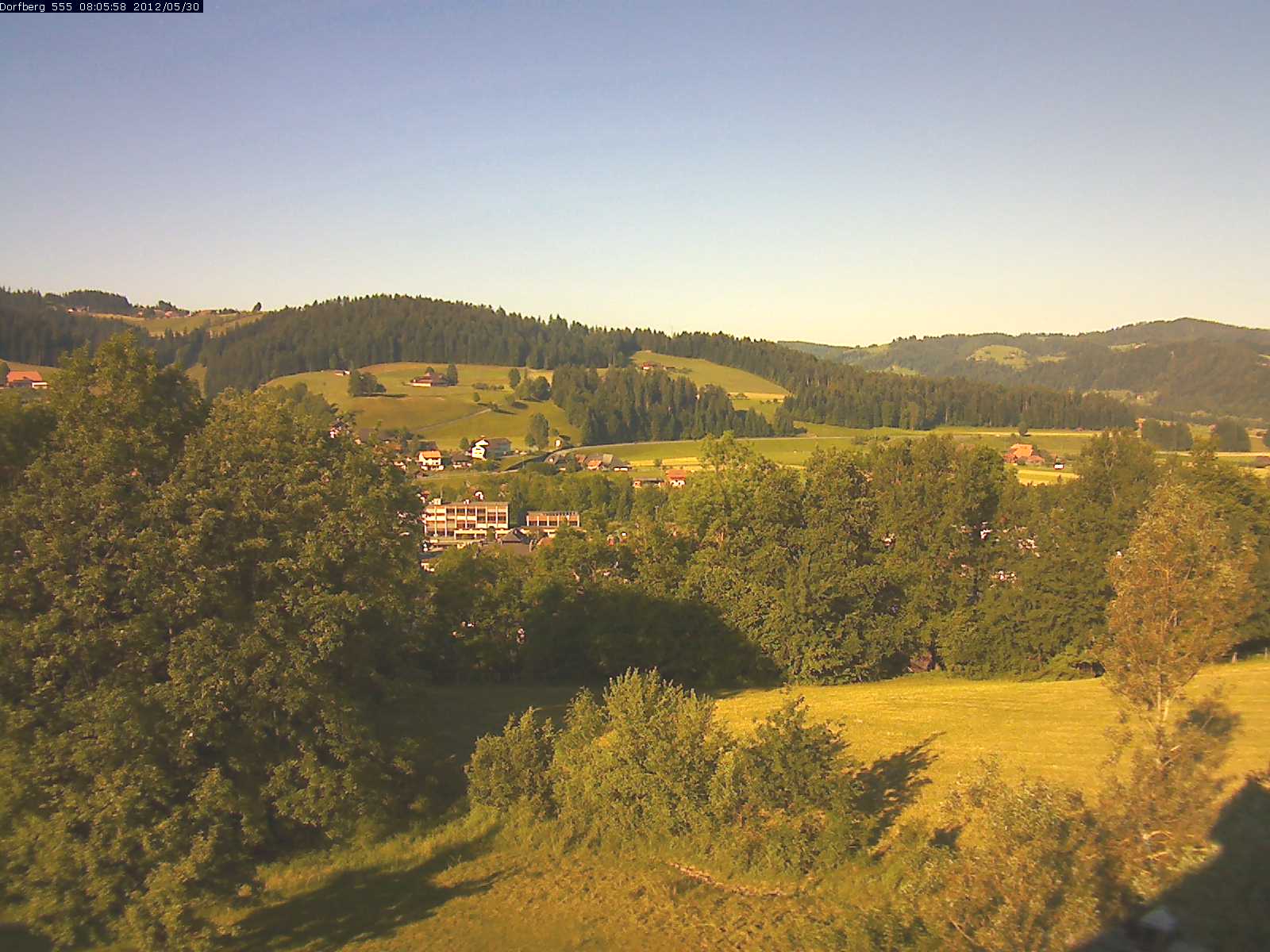 Webcam-Bild: Aussicht vom Dorfberg in Langnau 20120530-080600