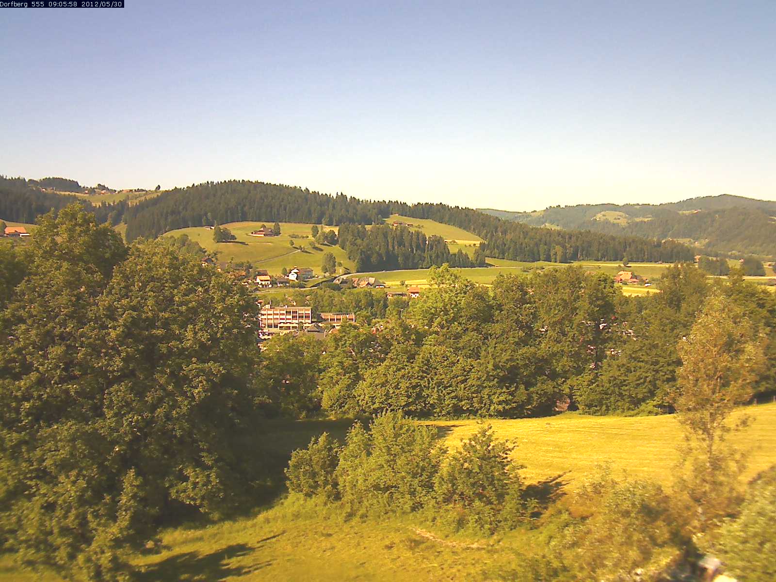 Webcam-Bild: Aussicht vom Dorfberg in Langnau 20120530-090600