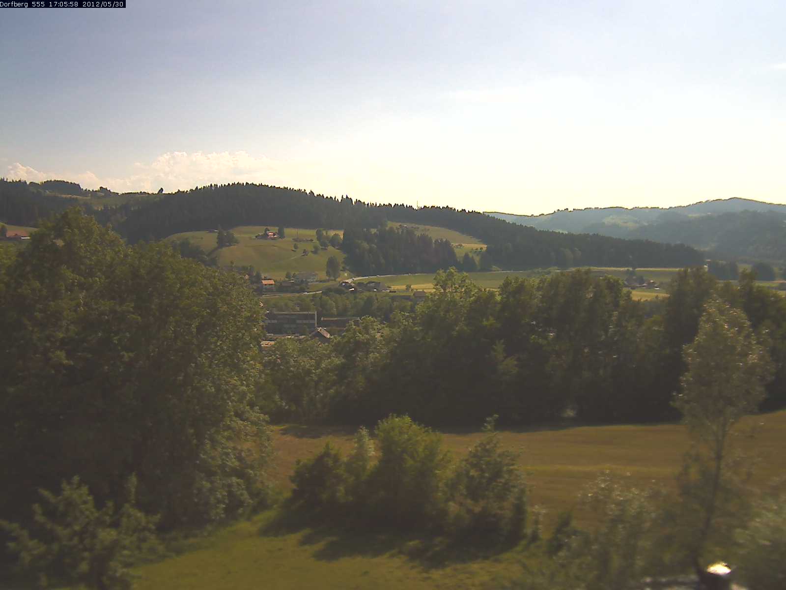 Webcam-Bild: Aussicht vom Dorfberg in Langnau 20120530-170600