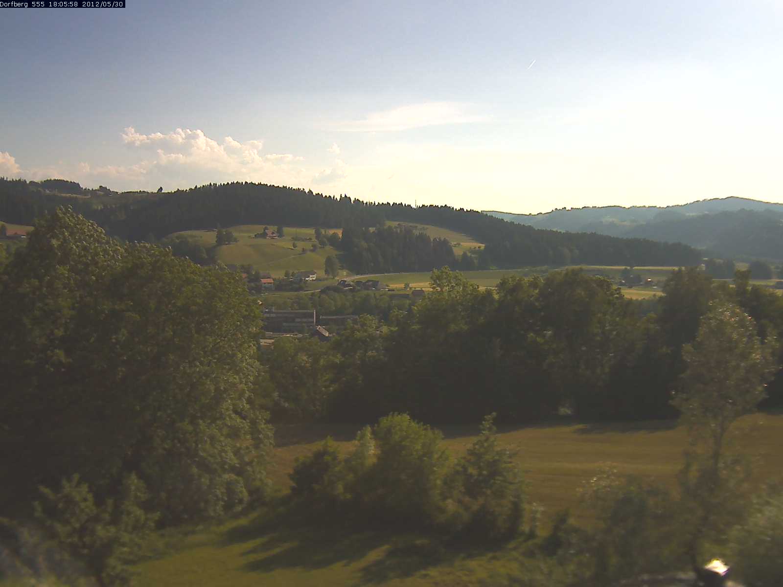 Webcam-Bild: Aussicht vom Dorfberg in Langnau 20120530-180600