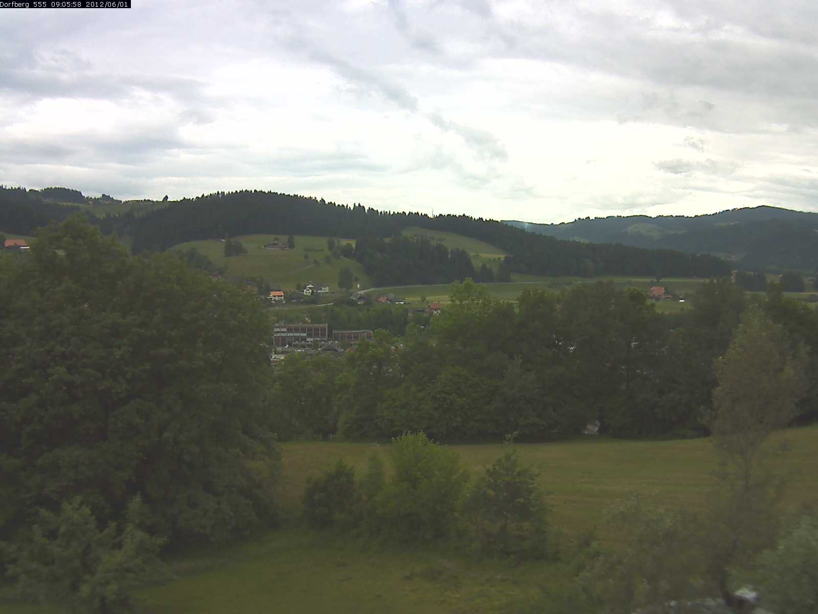 Webcam-Bild: Aussicht vom Dorfberg in Langnau 20120601-090600