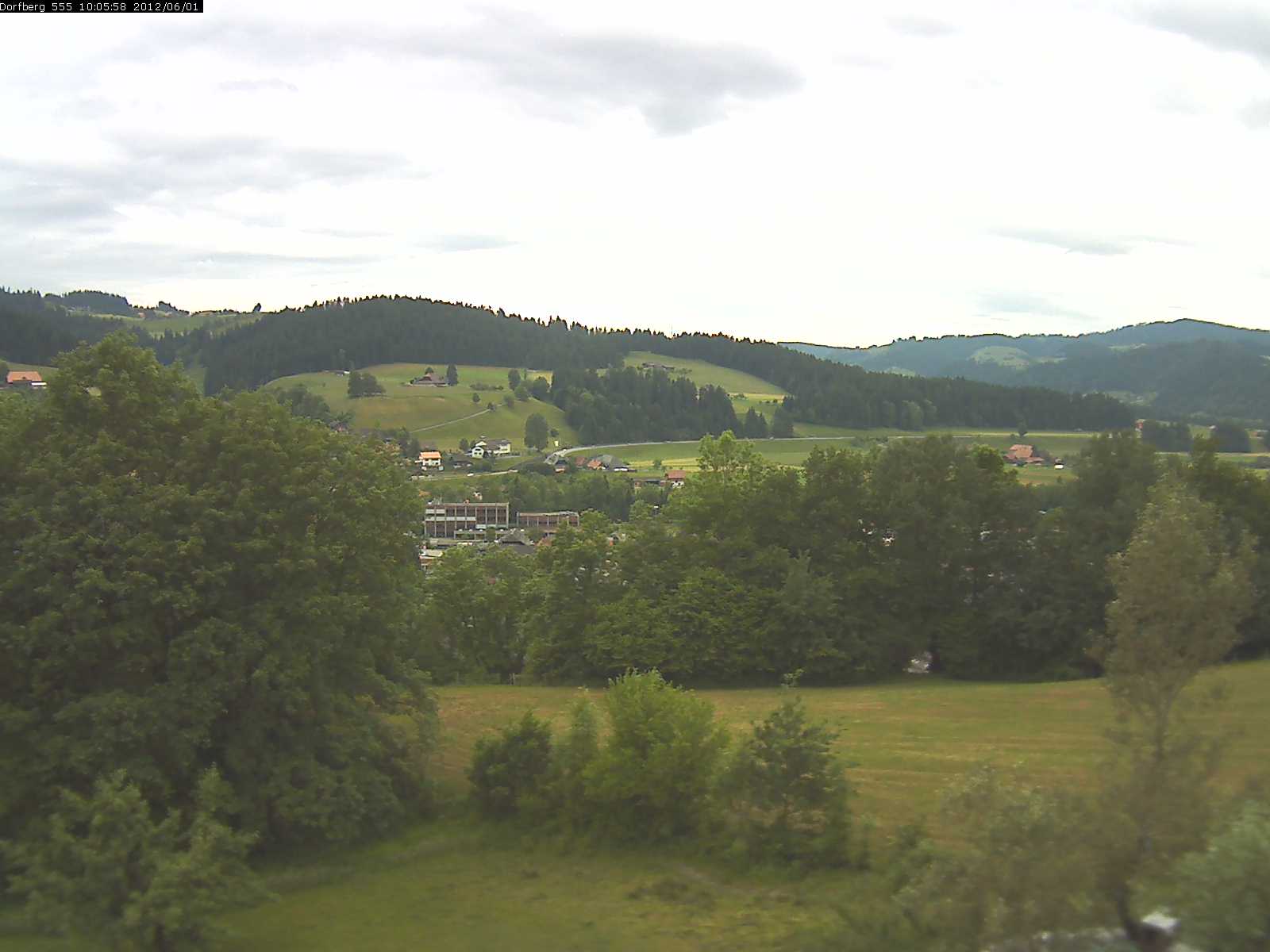 Webcam-Bild: Aussicht vom Dorfberg in Langnau 20120601-100600